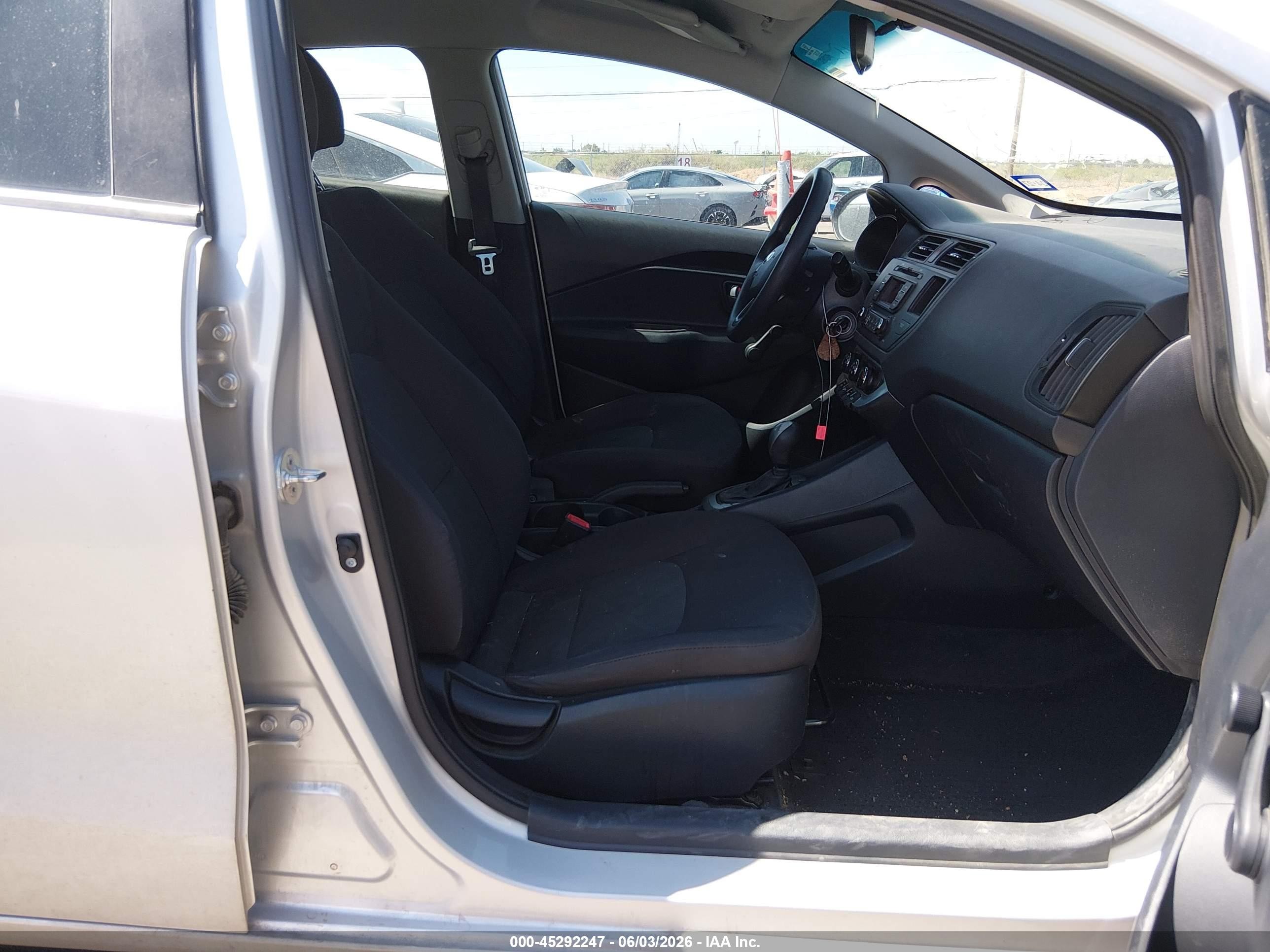 2014 Kia Rio Lx Silver vin: KNADM5A31E6354297
