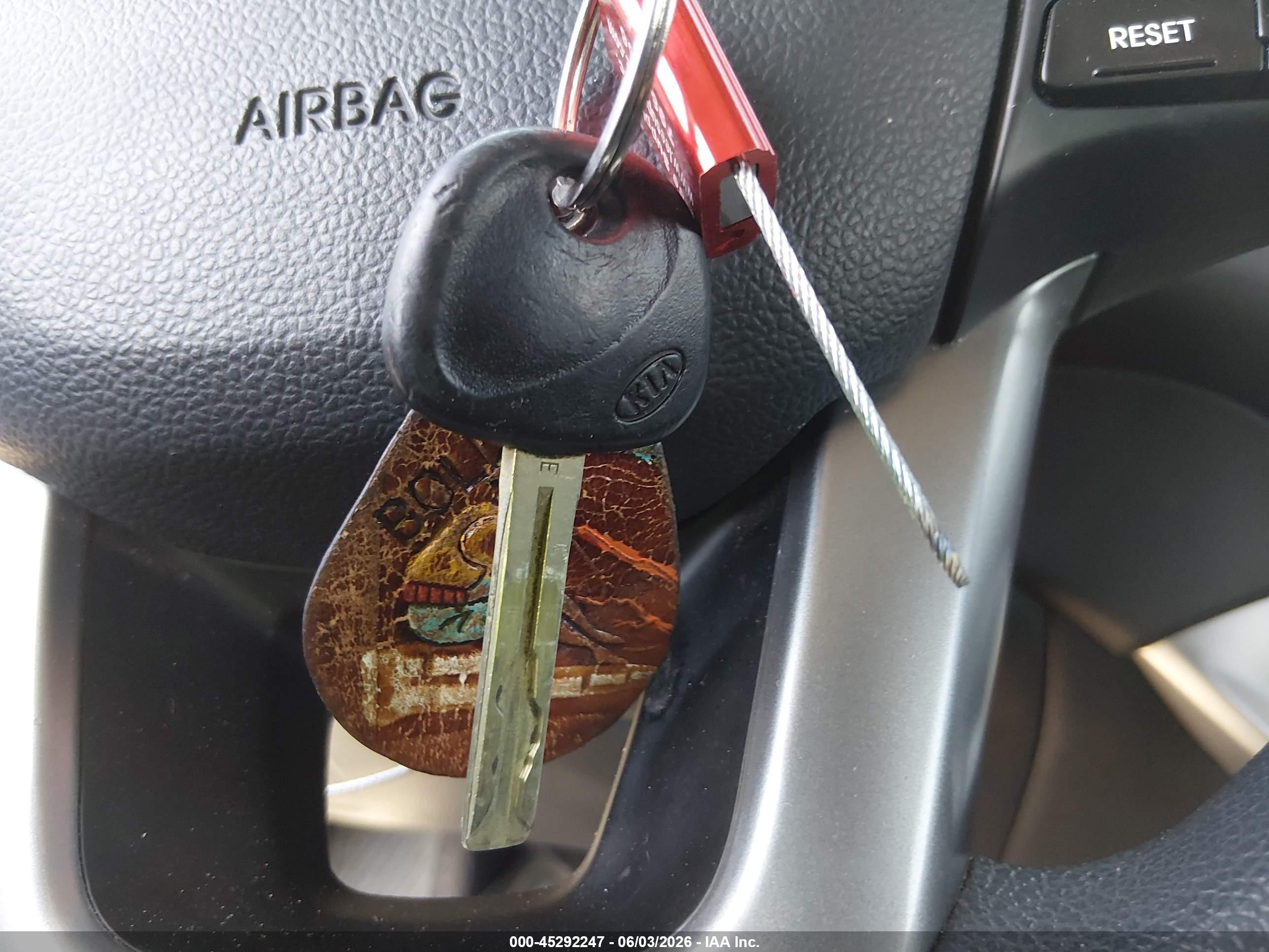 2014 Kia Rio Lx Silver vin: KNADM5A31E6354297