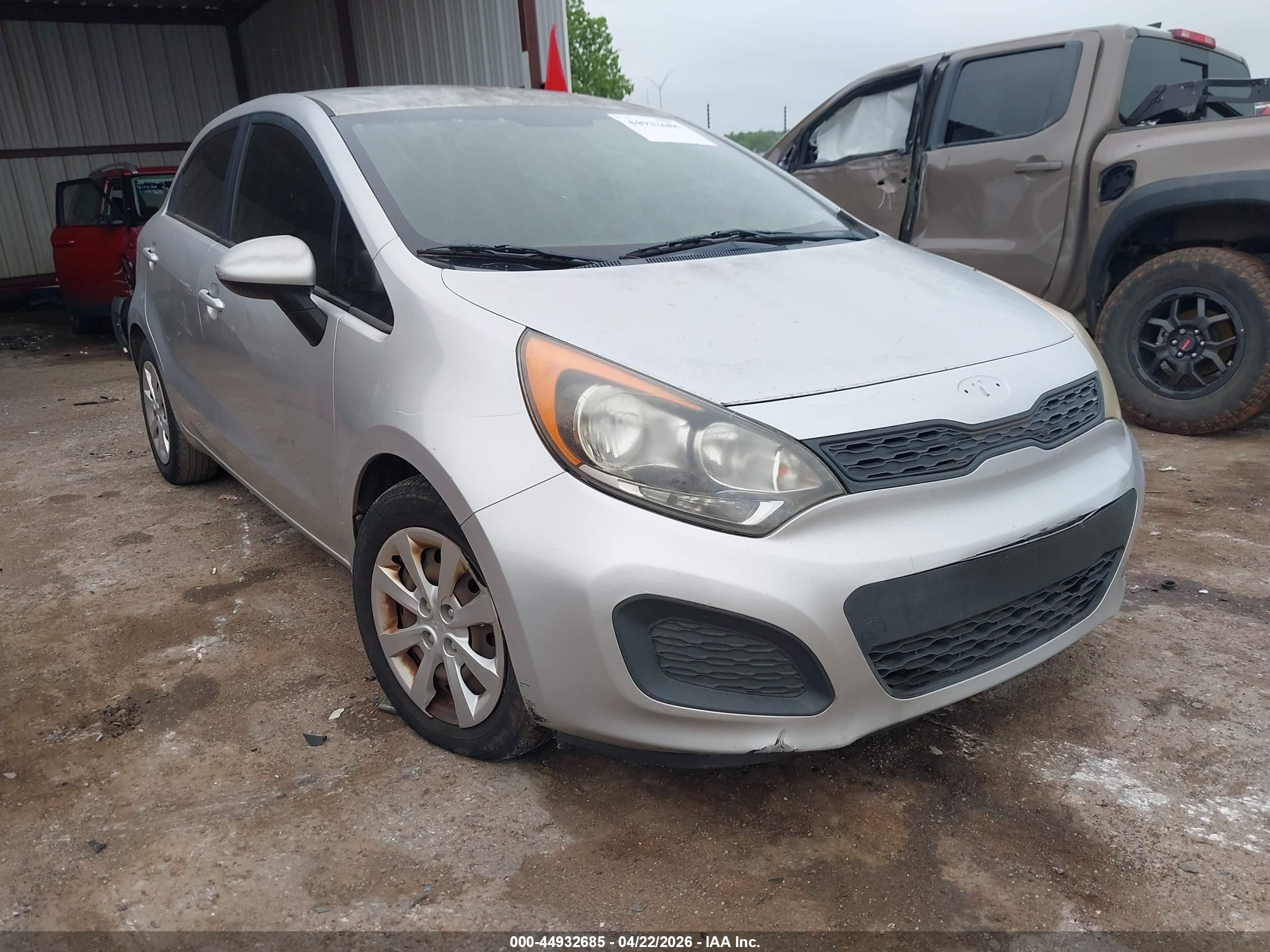 KNADM5A32C6038226