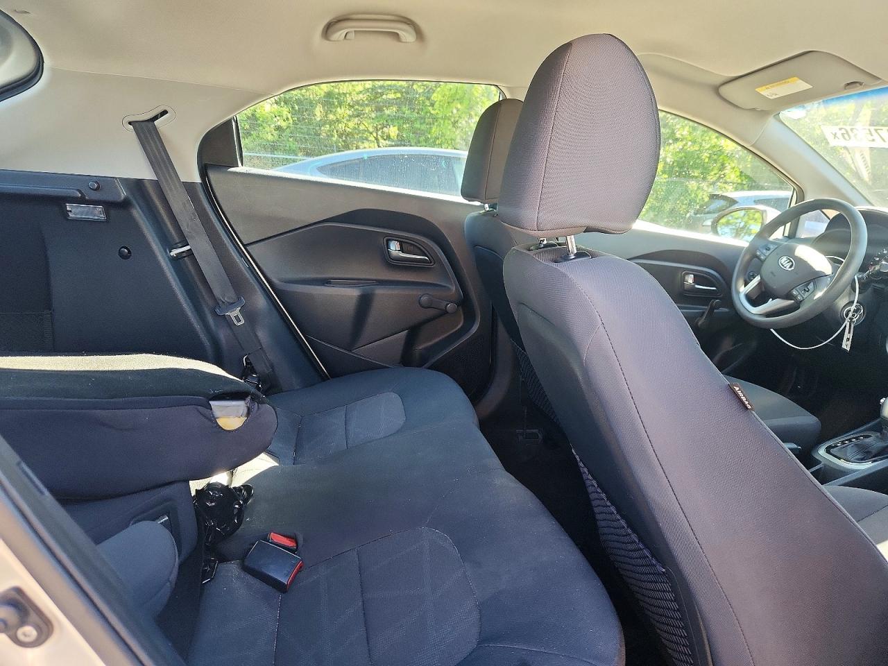 2014 Kia Rio Lx Silver vin: KNADM5A33E6333998