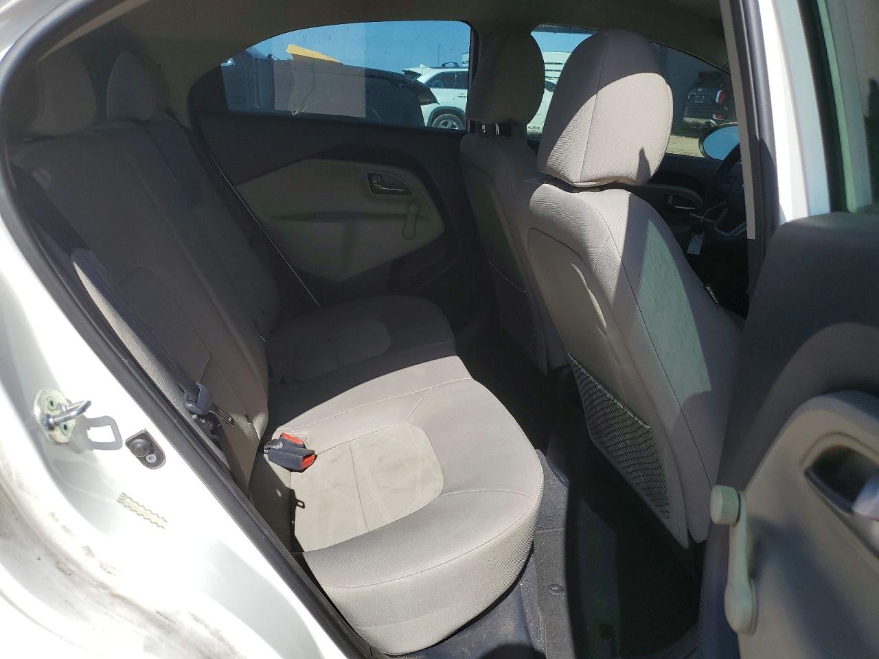 2015 Kia Rio Lx White vin: KNADM5A33F6500717