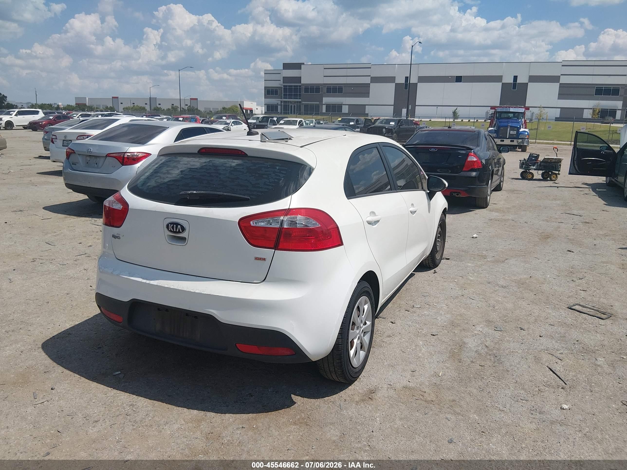 2013 Kia Rio Lx Белый vin: KNADM5A36D6303943