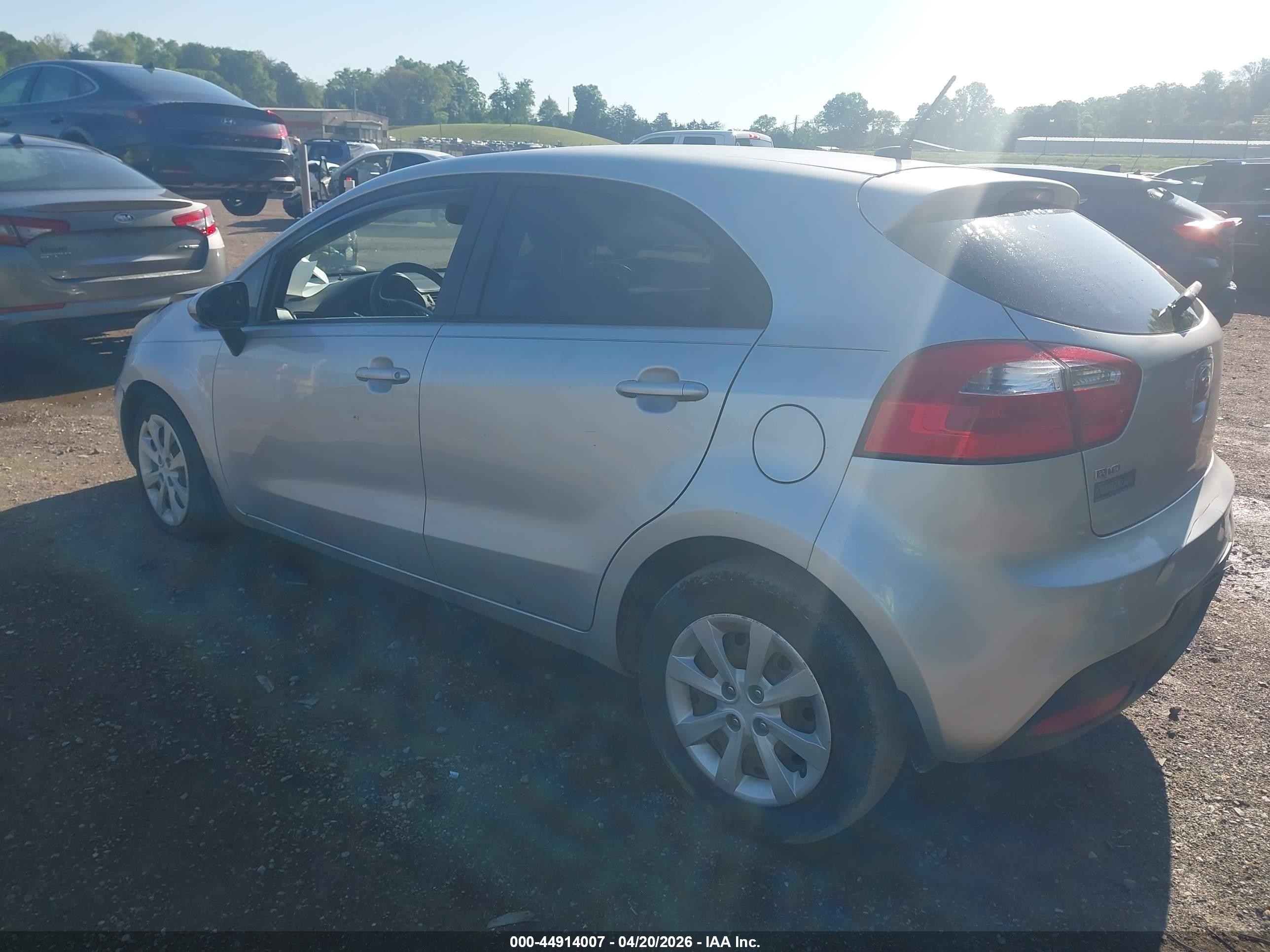 2014 Kia Rio Lx Silver vin: KNADM5A36E6327709