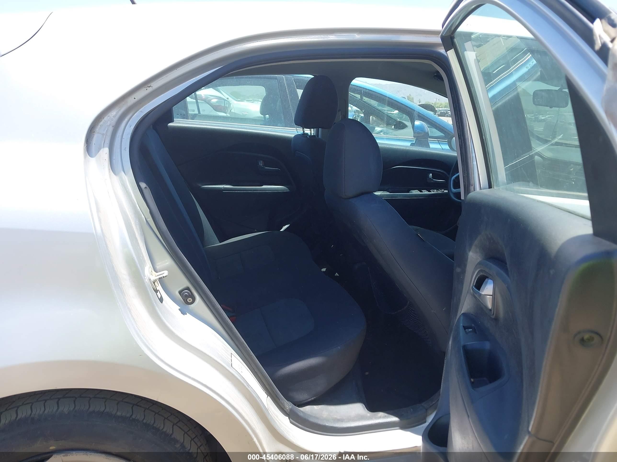 2013 Kia Rio Lx Silver vin: KNADM5A37D6109065