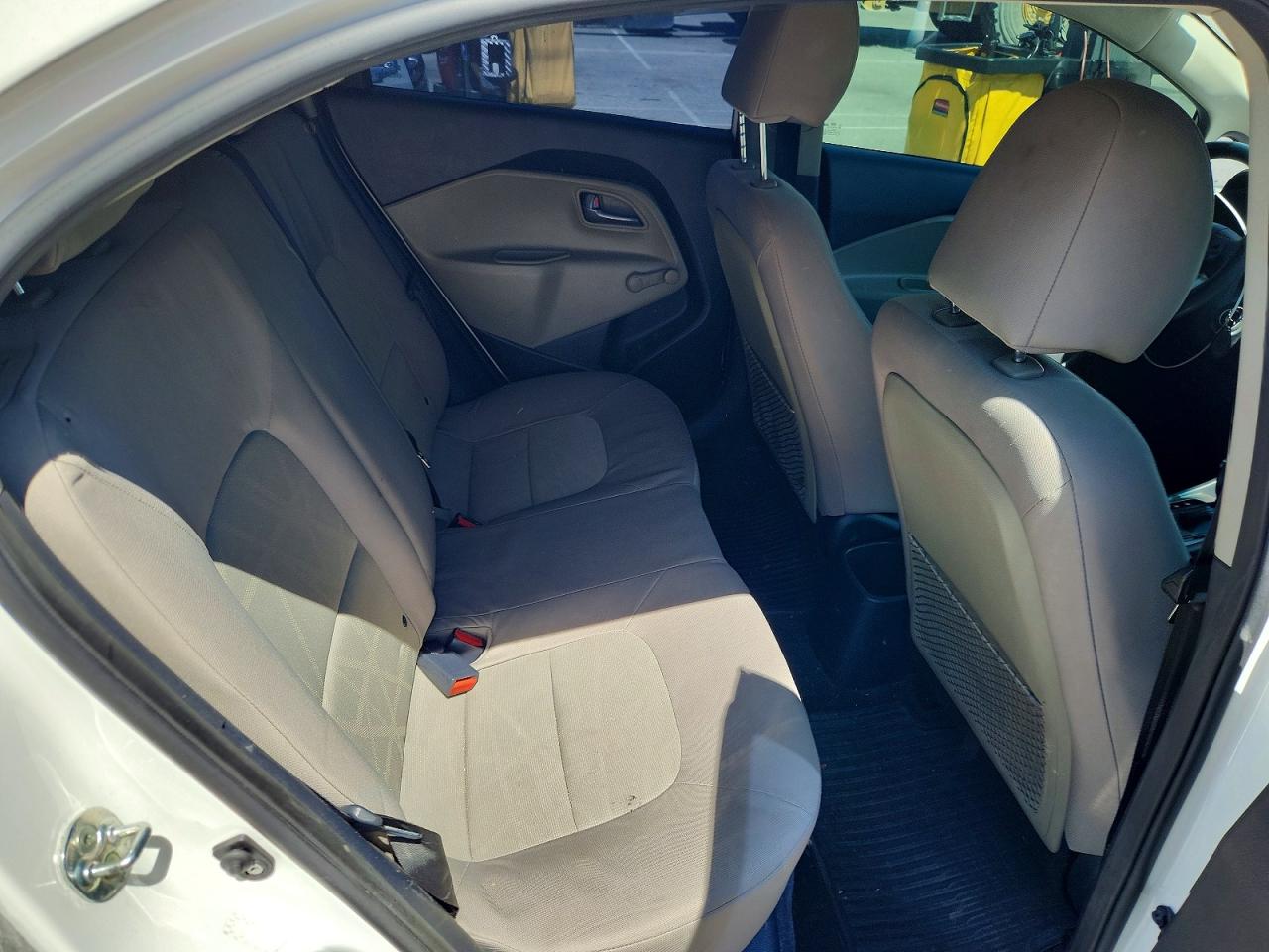 2015 Kia Rio Lx White vin: KNADM5A38F6442247