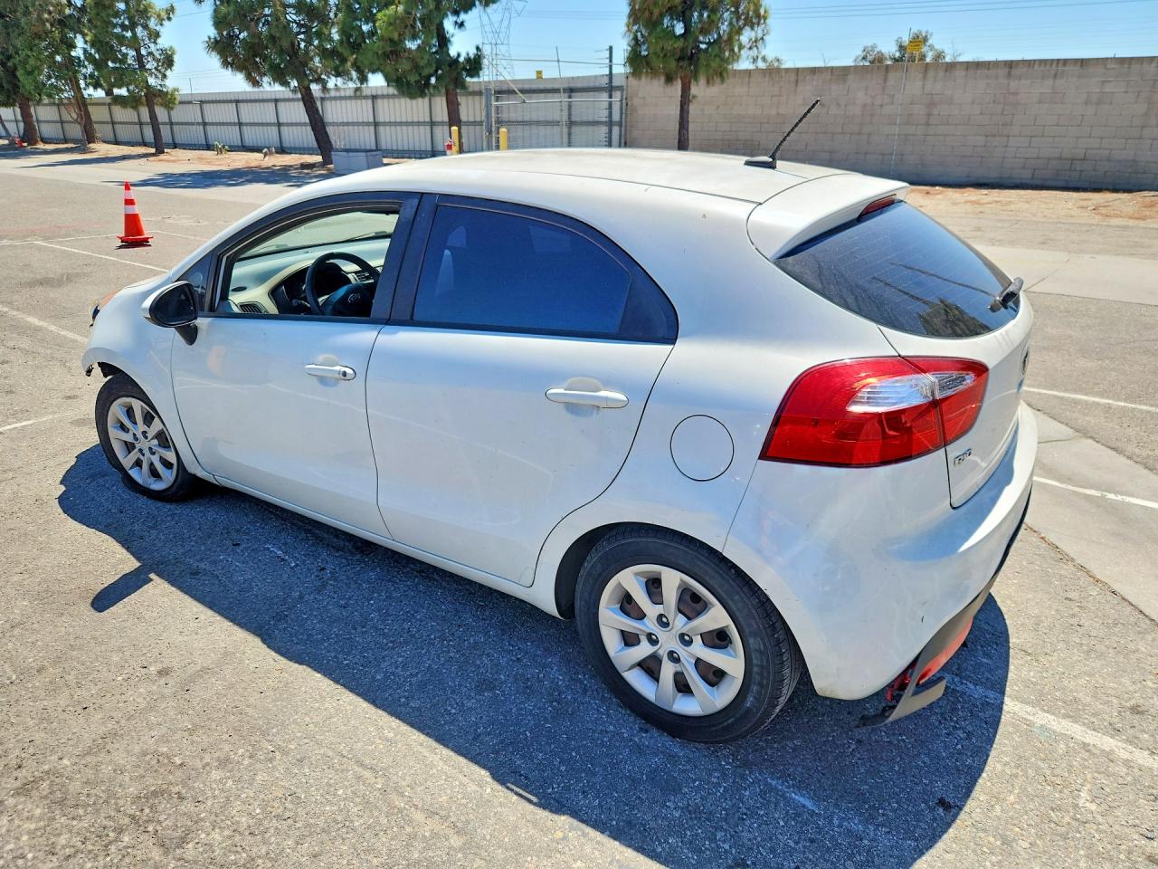 2015 Kia Rio Lx White vin: KNADM5A38F6442247