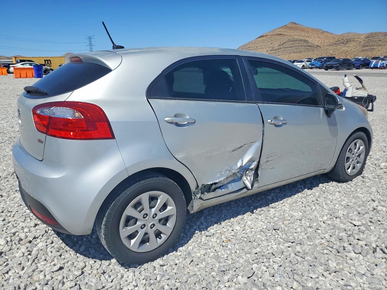 2015 Kia Rio Silver vin: KNADM5A38F6445651
