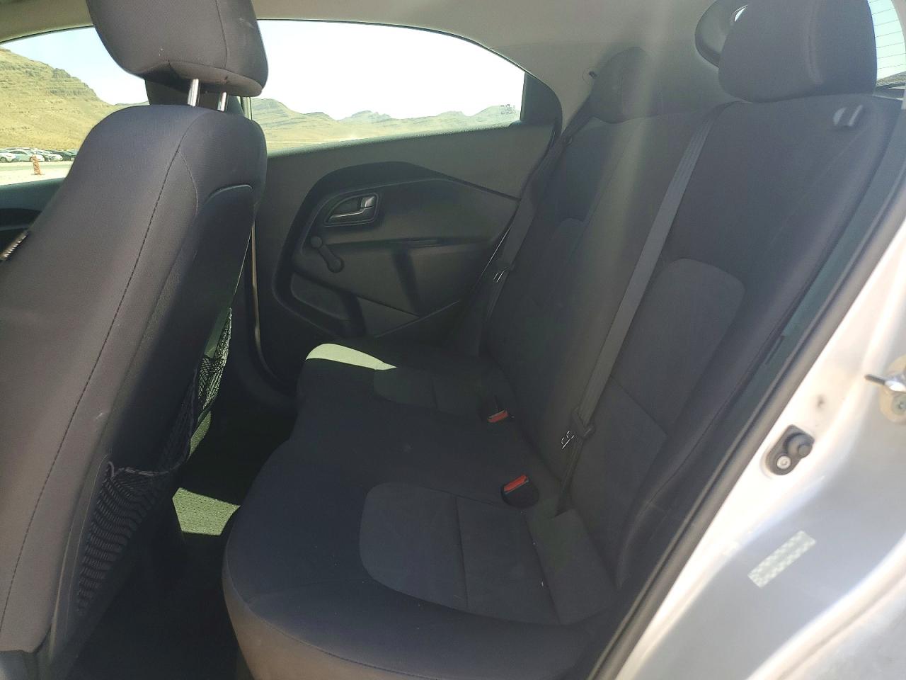 2015 Kia Rio Silver vin: KNADM5A38F6445651