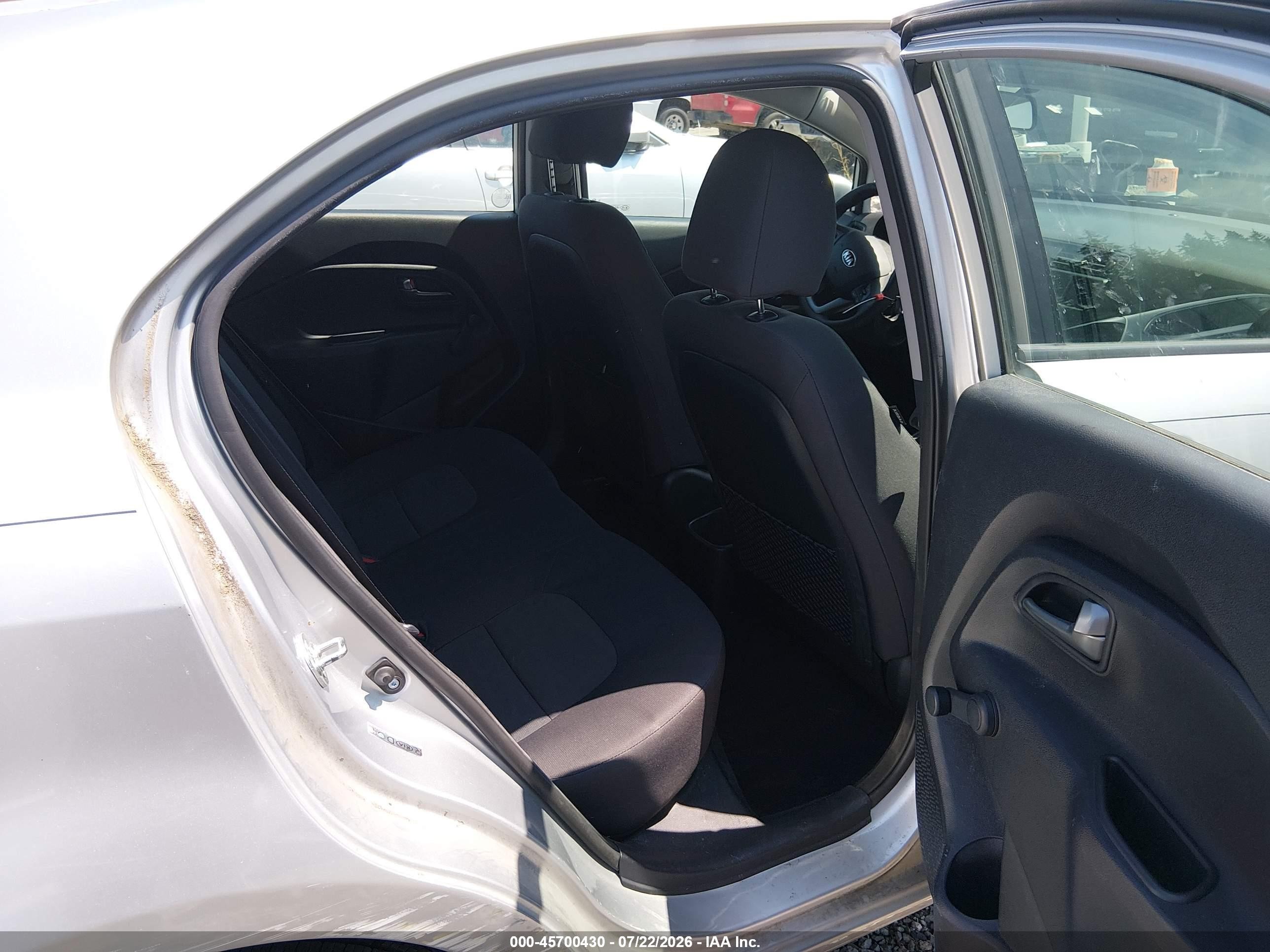 2014 Kia Rio Lx Silver vin: KNADM5A39E6351275