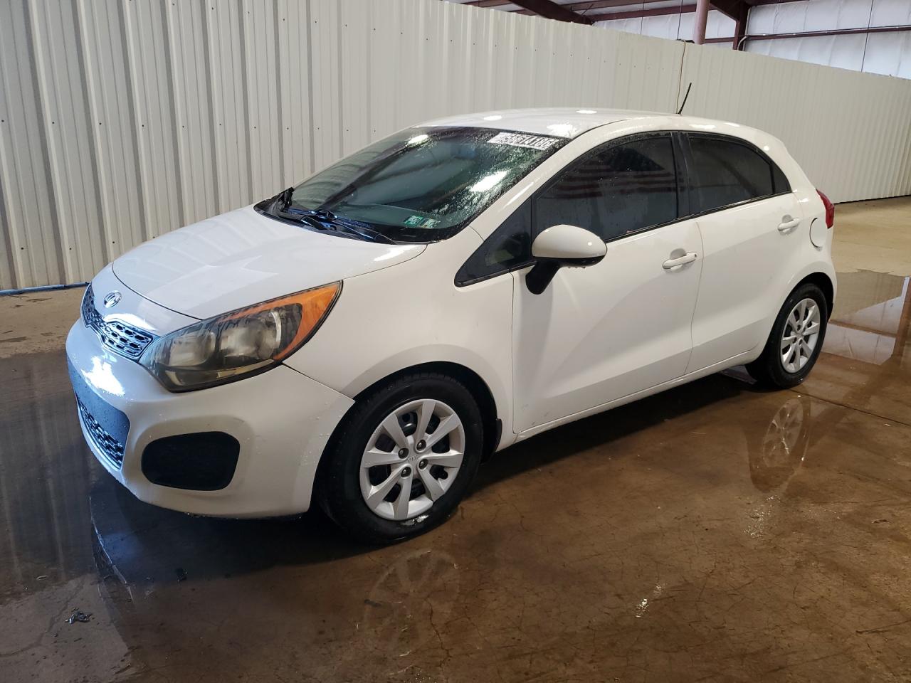 2013 Kia Rio Lx White vin: KNADM5A3XD6301080 Damage: Left Front Fender, Dent(S) W/No Paint Dmg, Pdr-1 Dent