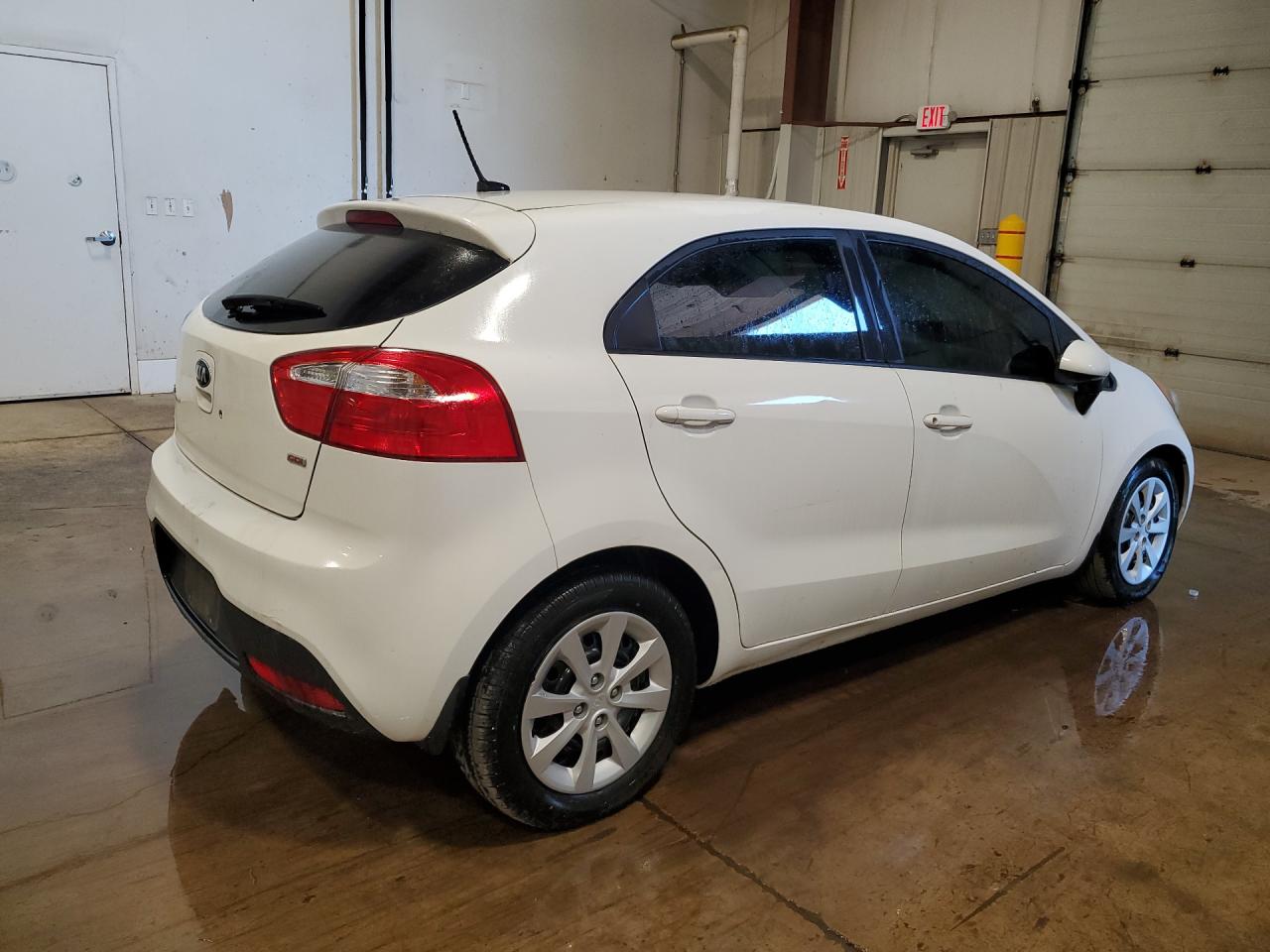 2013 Kia Rio Lx White vin: KNADM5A3XD6301080 Damage: Right Rocker Panel, Dent(S) W/ Paint Dmg, > 12 Inches