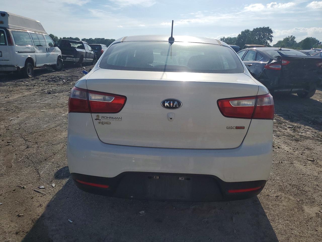 2015 Kia Rio Ex White vin: KNADN4A32F6460007