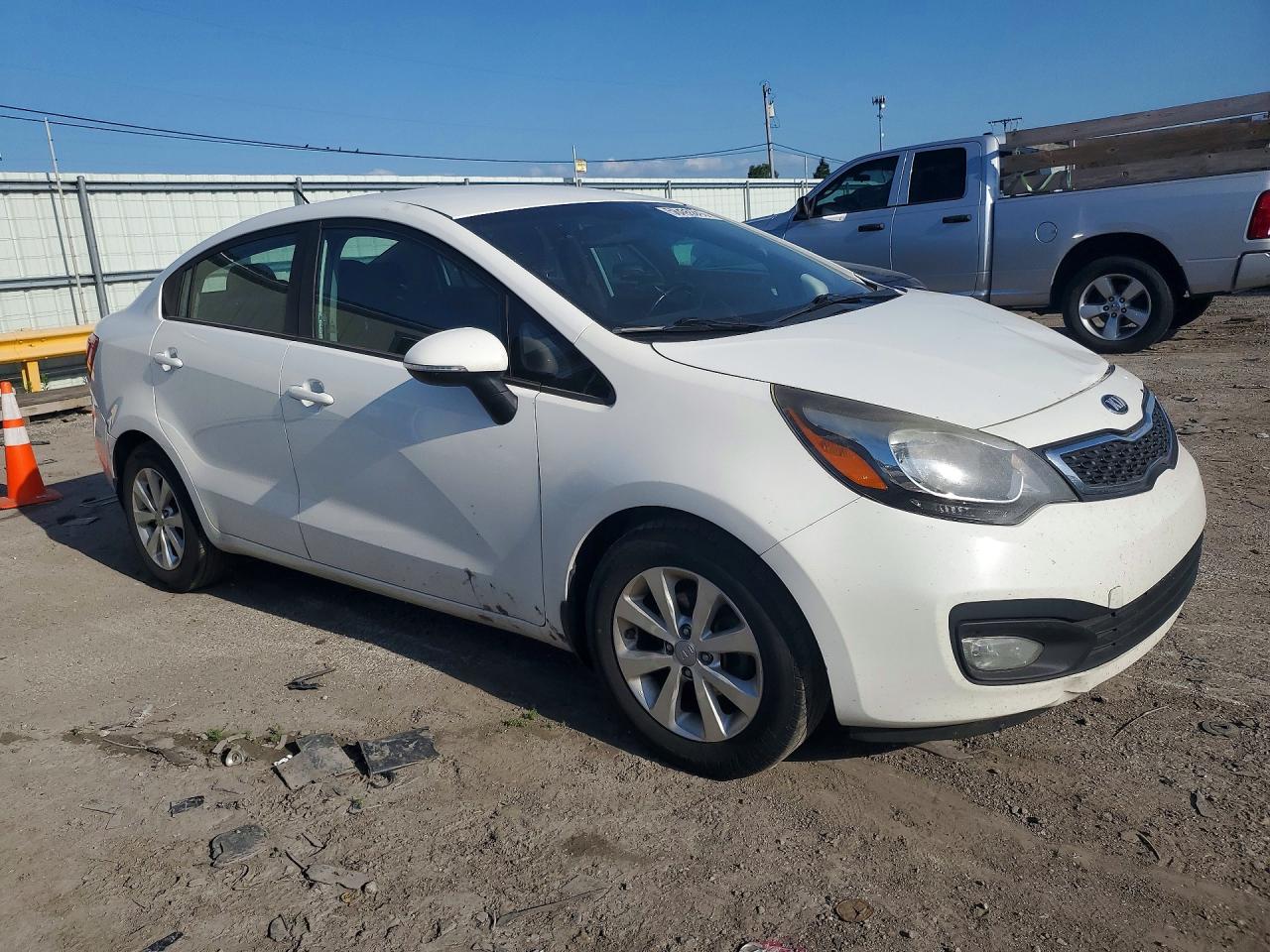 2015 Kia Rio Ex White vin: KNADN4A32F6460007