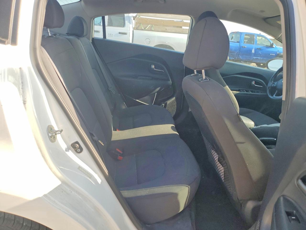 2015 Kia Rio Ex White vin: KNADN4A32F6460007