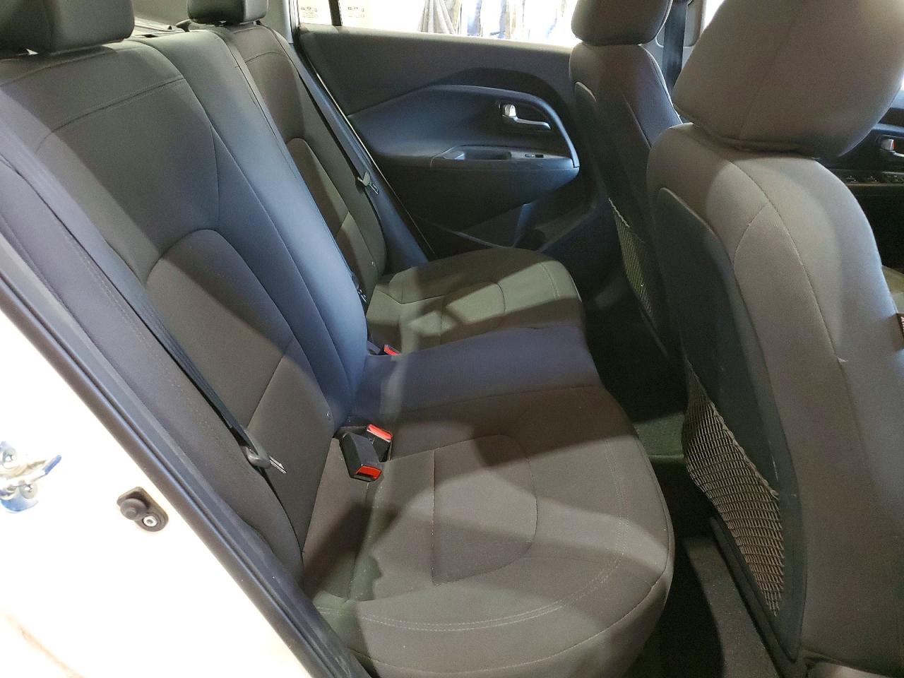2015 Kia Rio Ex White vin: KNADN4A32F6468429