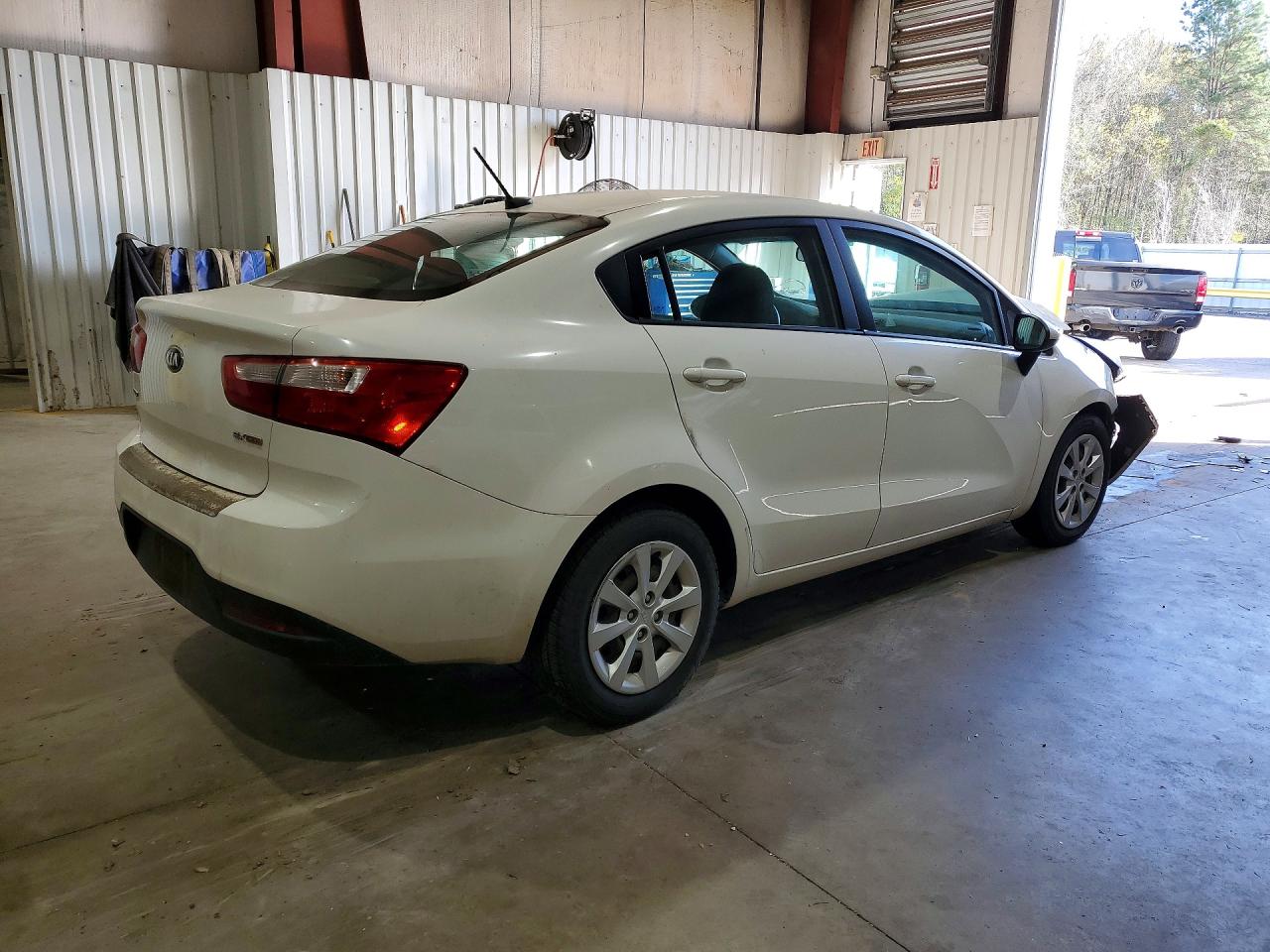 2015 Kia Rio Ex White vin: KNADN4A32F6468429