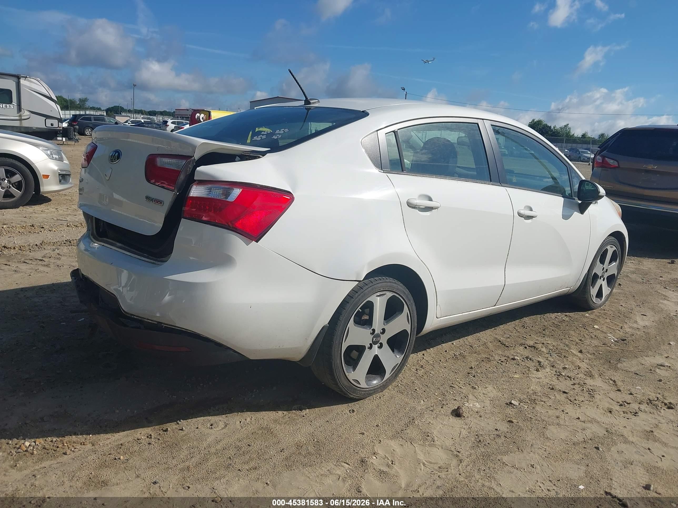 2015 Kia Rio Sx White vin: KNADN4A35F6427809