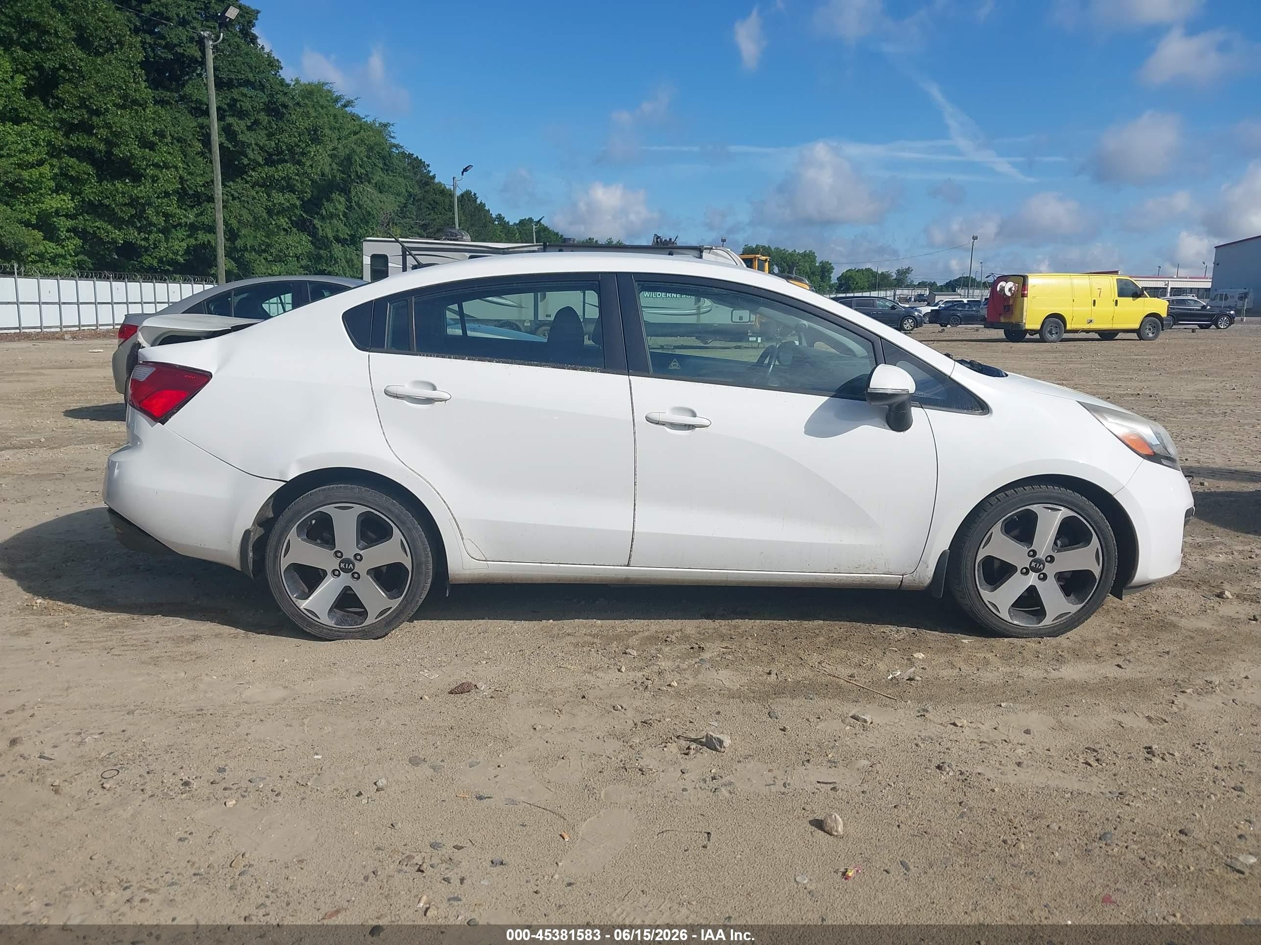 2015 Kia Rio Sx White vin: KNADN4A35F6427809