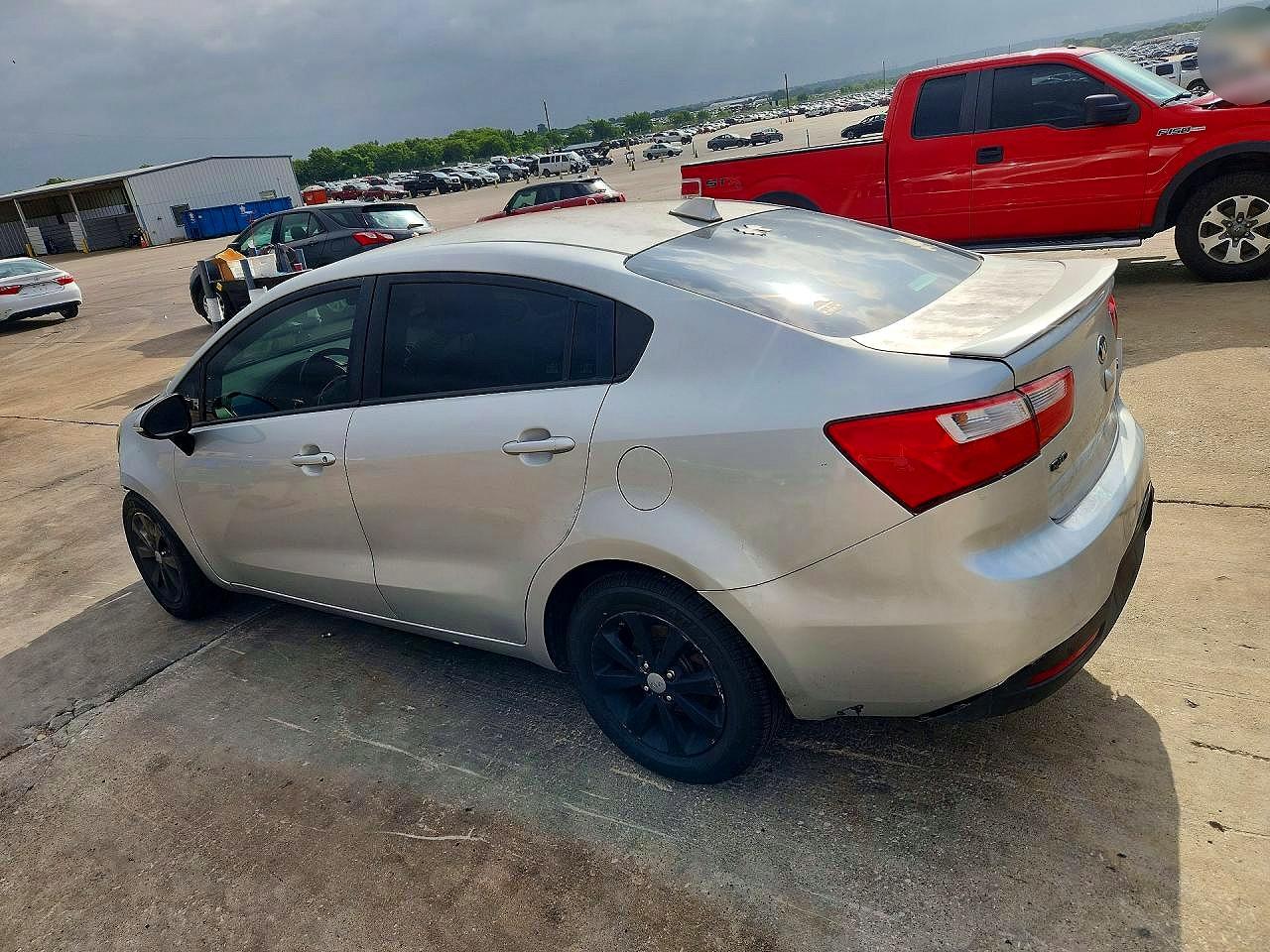 2015 Kia Rio Ex Silver vin: KNADN4A37F6466031