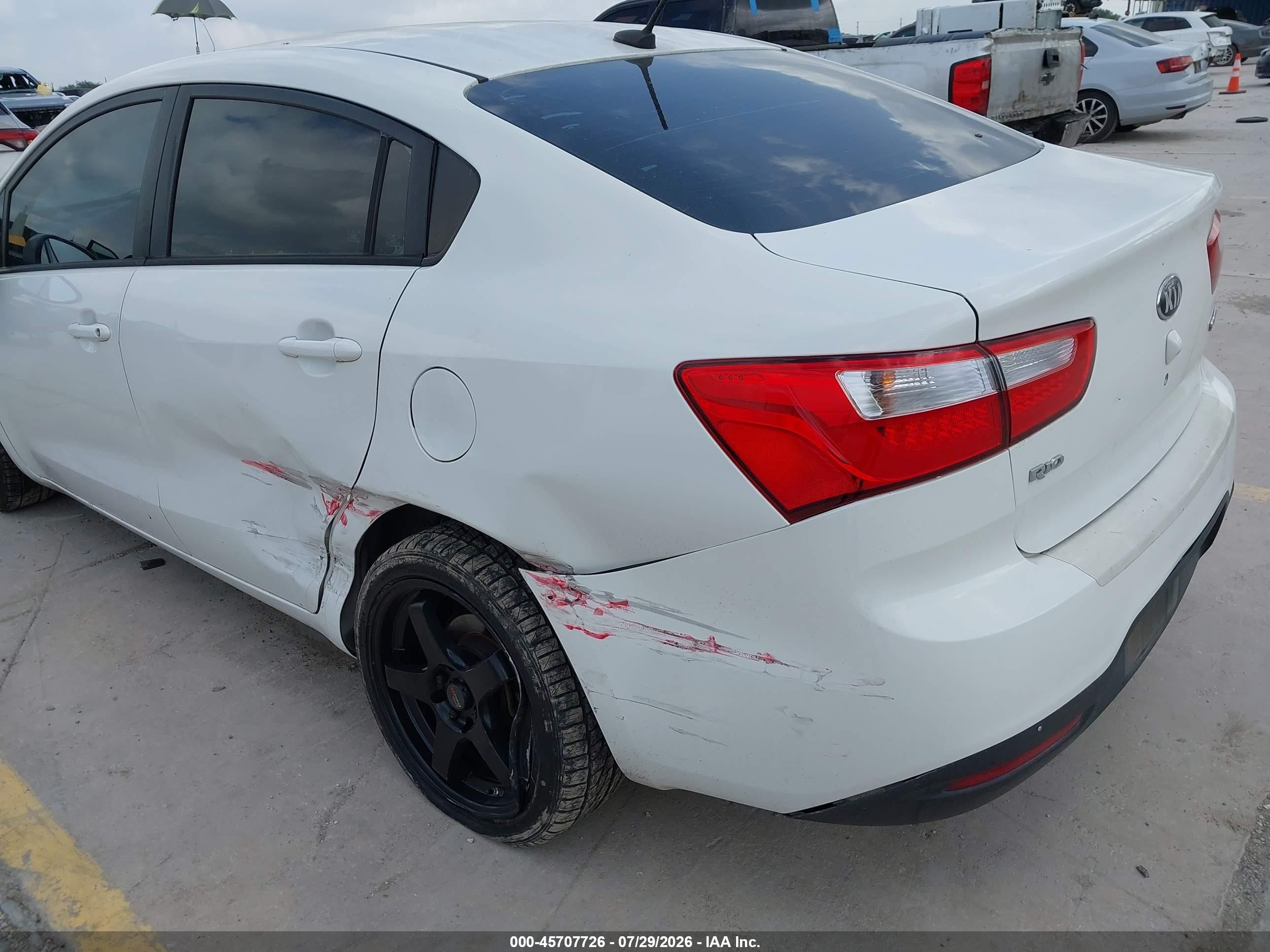 2013 Kia Rio Sx White vin: KNADN4A38D6271083