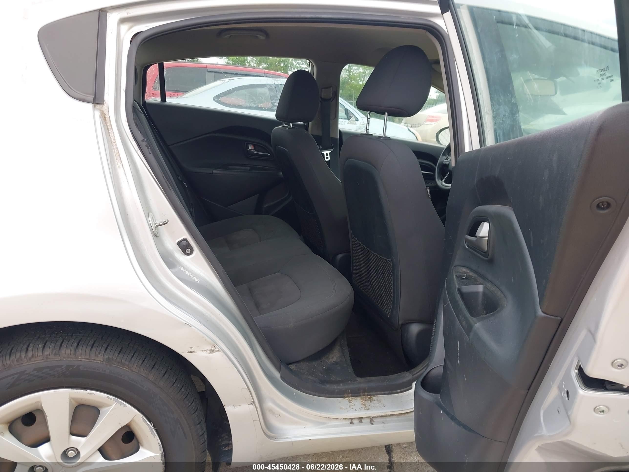 2014 Kia Rio Ex Silver vin: KNADN4A3XE6330684