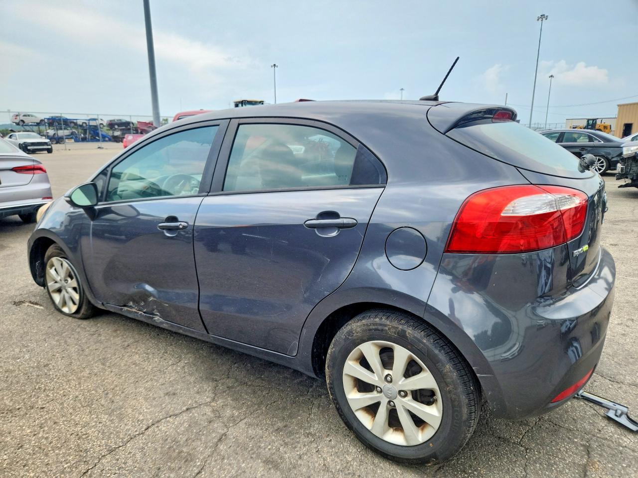 2013 Kia Rio 5-door Ex Gray vin: KNADN5A30D6119885