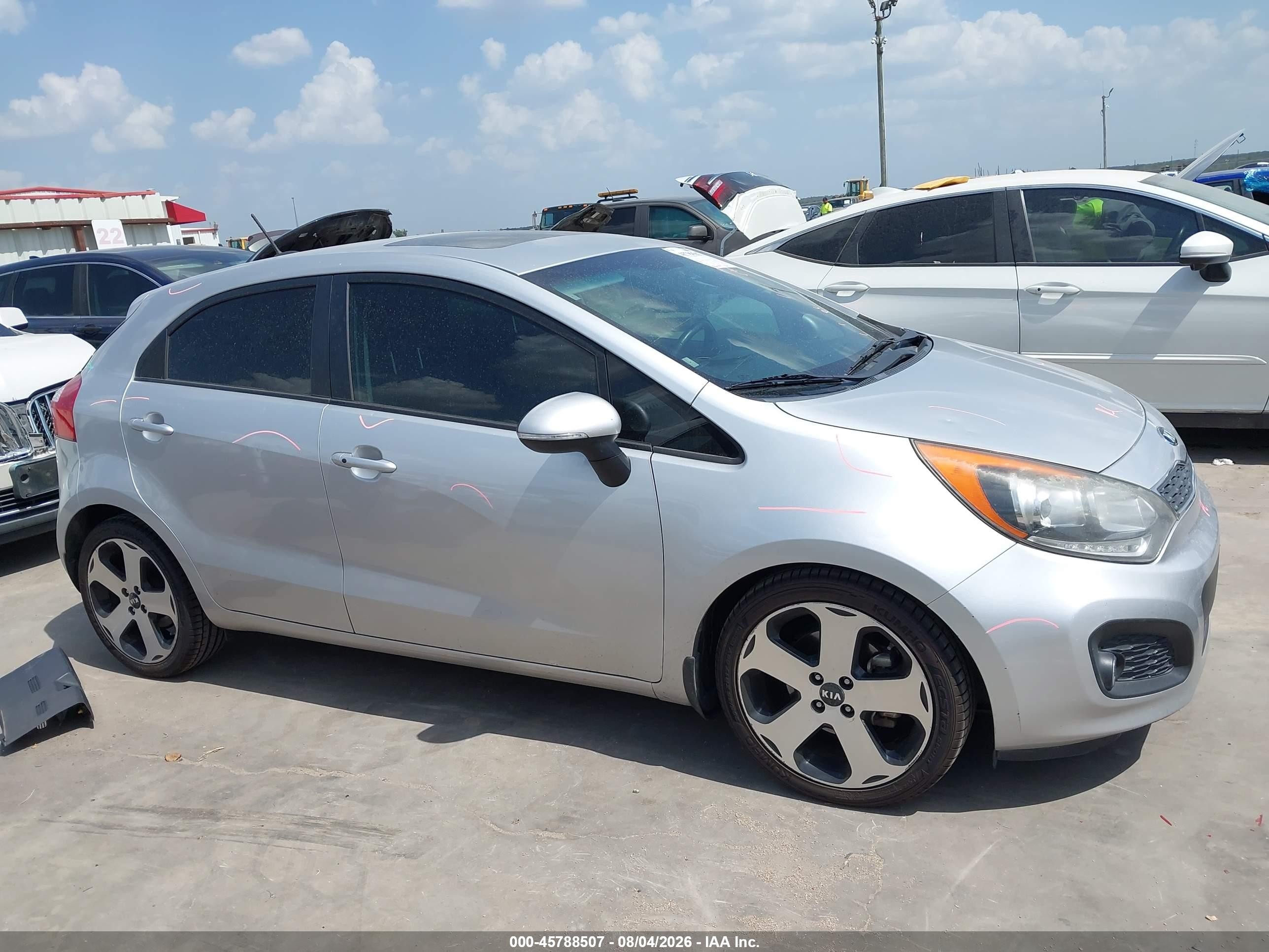 2015 Kia Rio Sx Серебряный vin: KNADN5A30F6447939