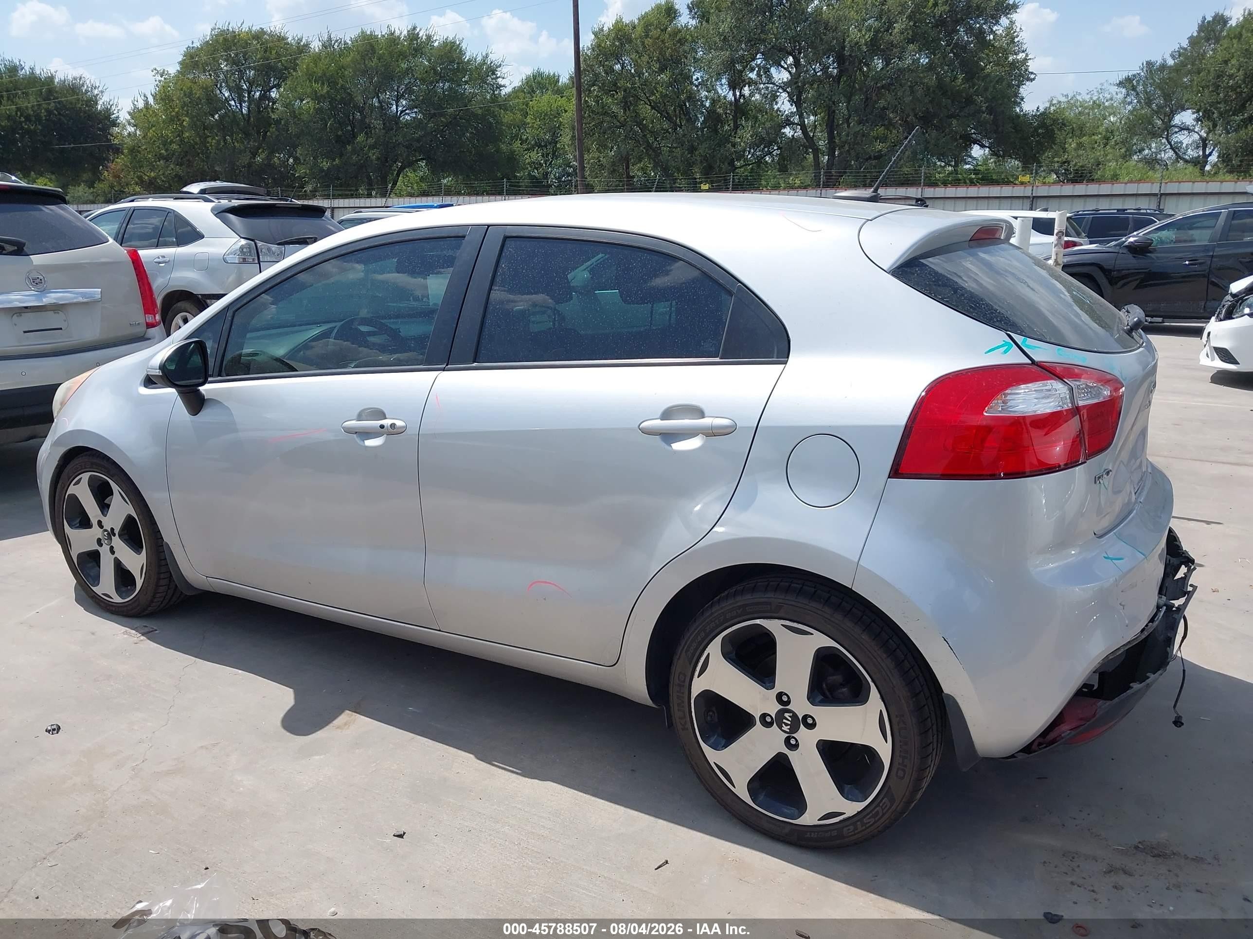 2015 Kia Rio Sx Серебряный vin: KNADN5A30F6447939
