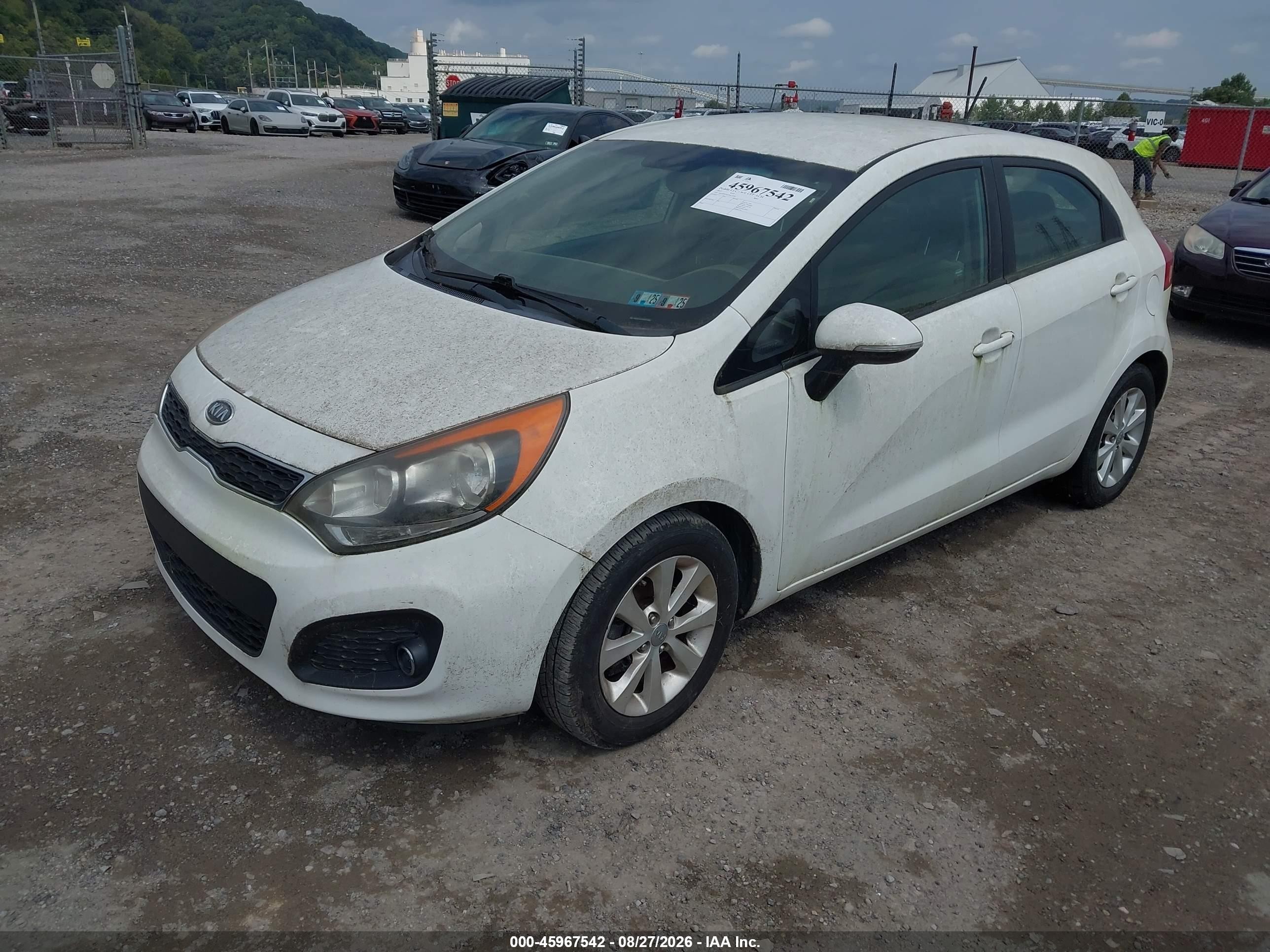2013 Kia Rio Ex Белый vin: KNADN5A32D6112565