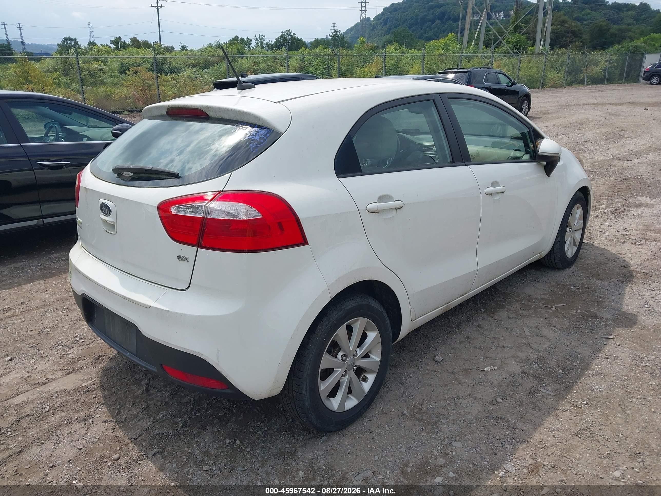 2013 Kia Rio Ex Белый vin: KNADN5A32D6112565