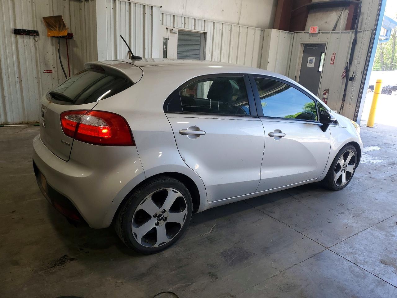 2015 Kia Rio 5-door Sx Silver vin: KNADN5A32F6459591