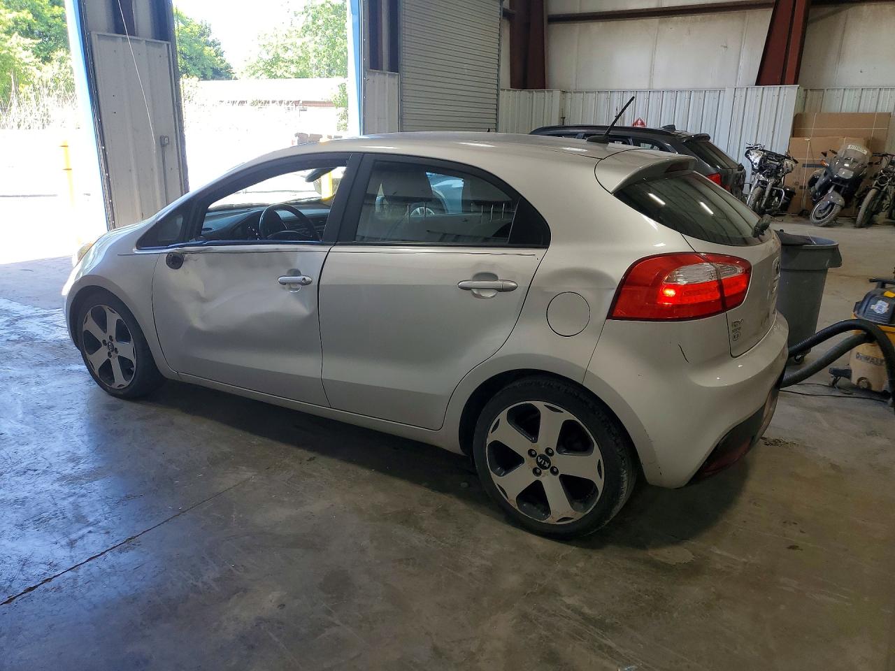 2015 Kia Rio 5-door Sx Silver vin: KNADN5A32F6459591