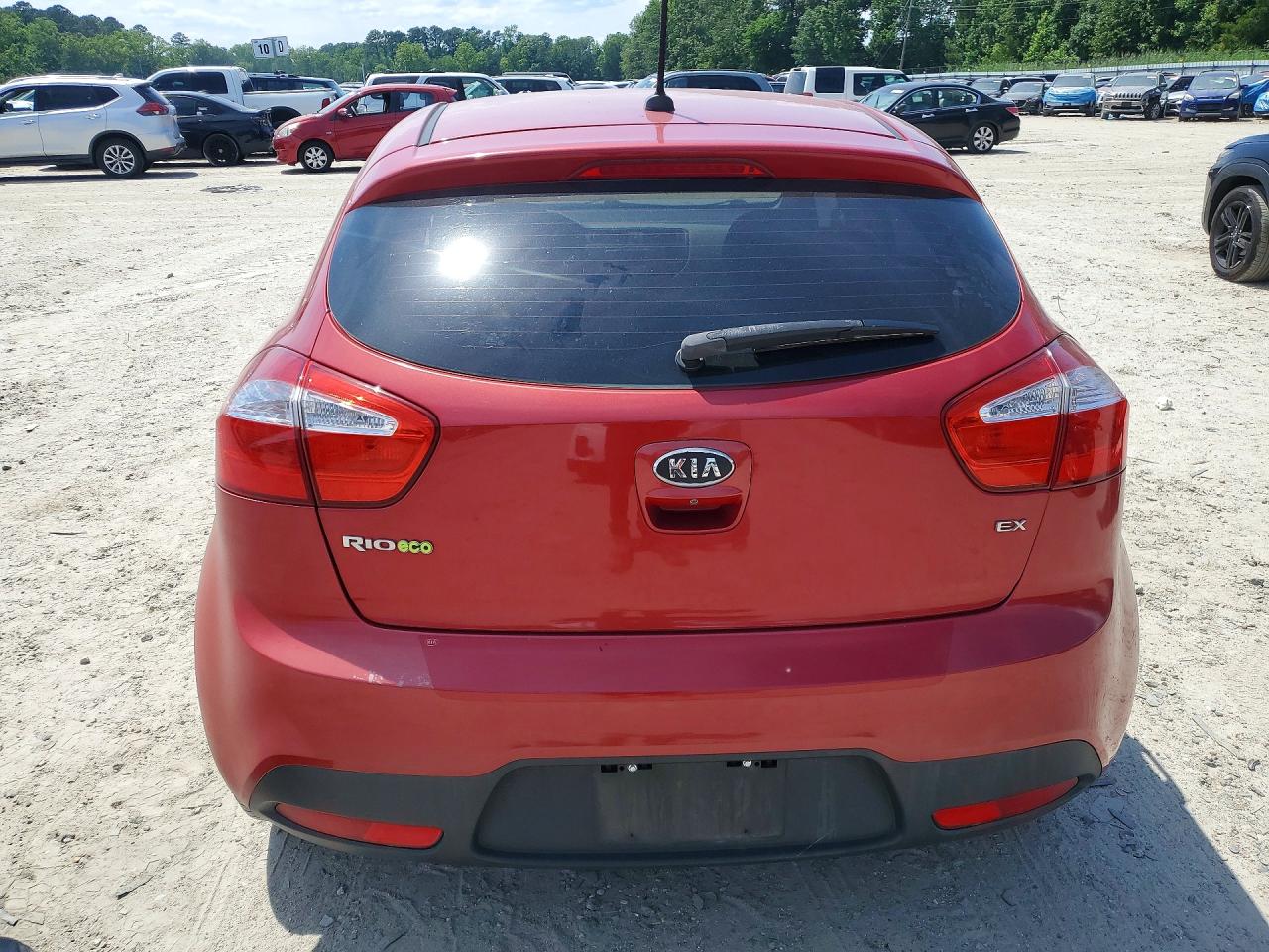 2013 Kia Rio 5-door Ex Burgundy vin: KNADN5A33D6132386
