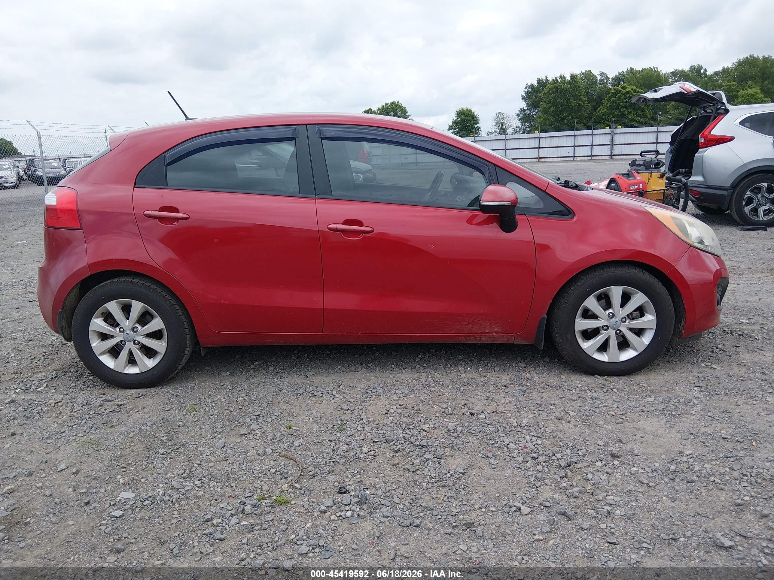 2015 Kia Rio Ex Красный vin: KNADN5A33F6441181