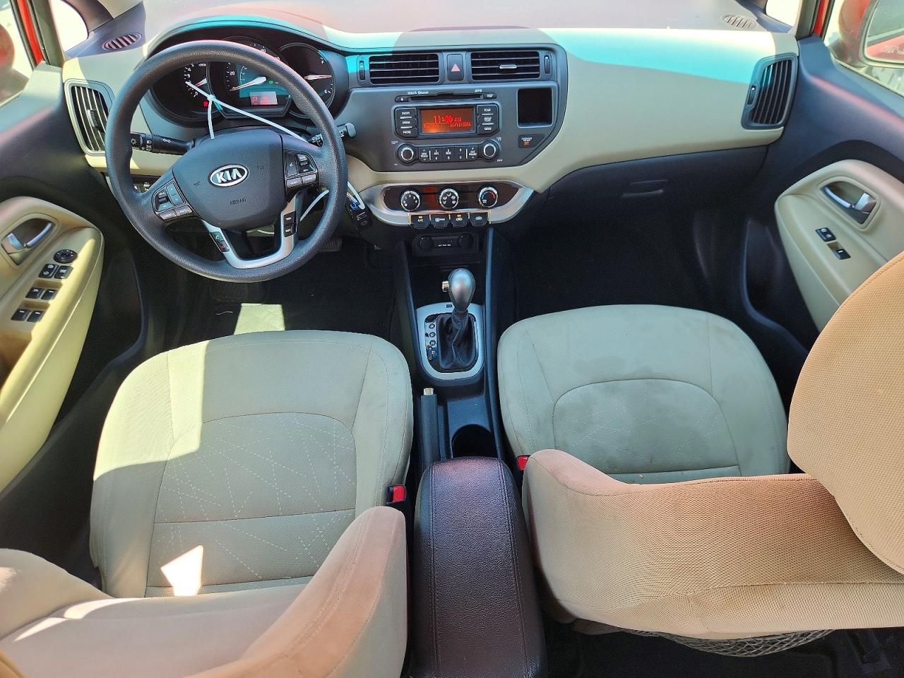 2013 Kia Rio 5-door Red vin: KNADN5A34D6123695