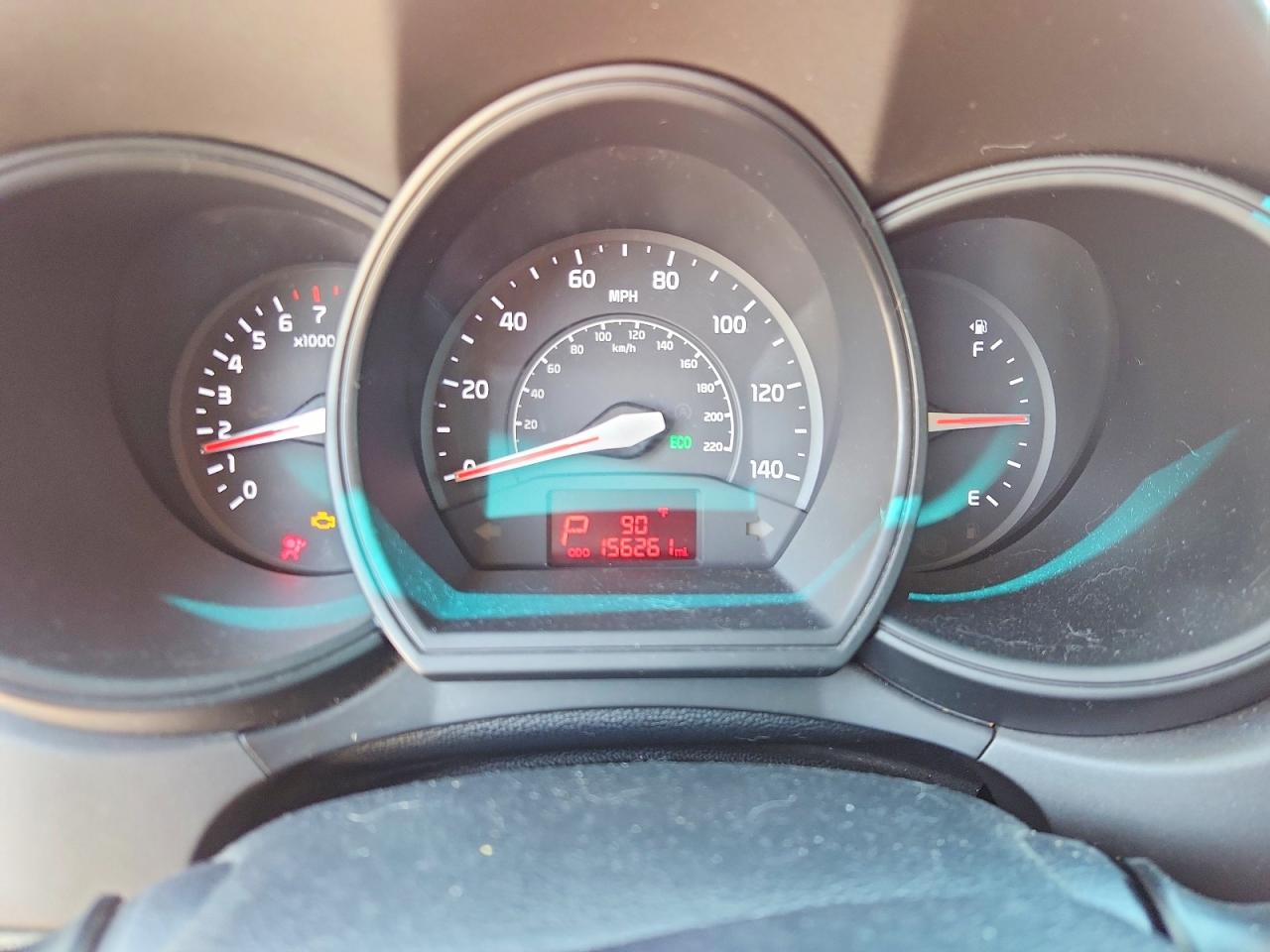 2013 Kia Rio 5-door Red vin: KNADN5A34D6123695