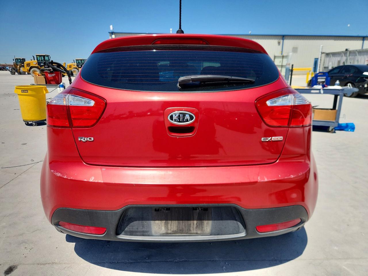 2013 Kia Rio 5-door Red vin: KNADN5A34D6123695