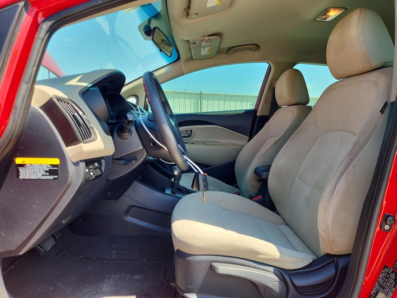 2013 Kia Rio 5-door Red vin: KNADN5A34D6123695