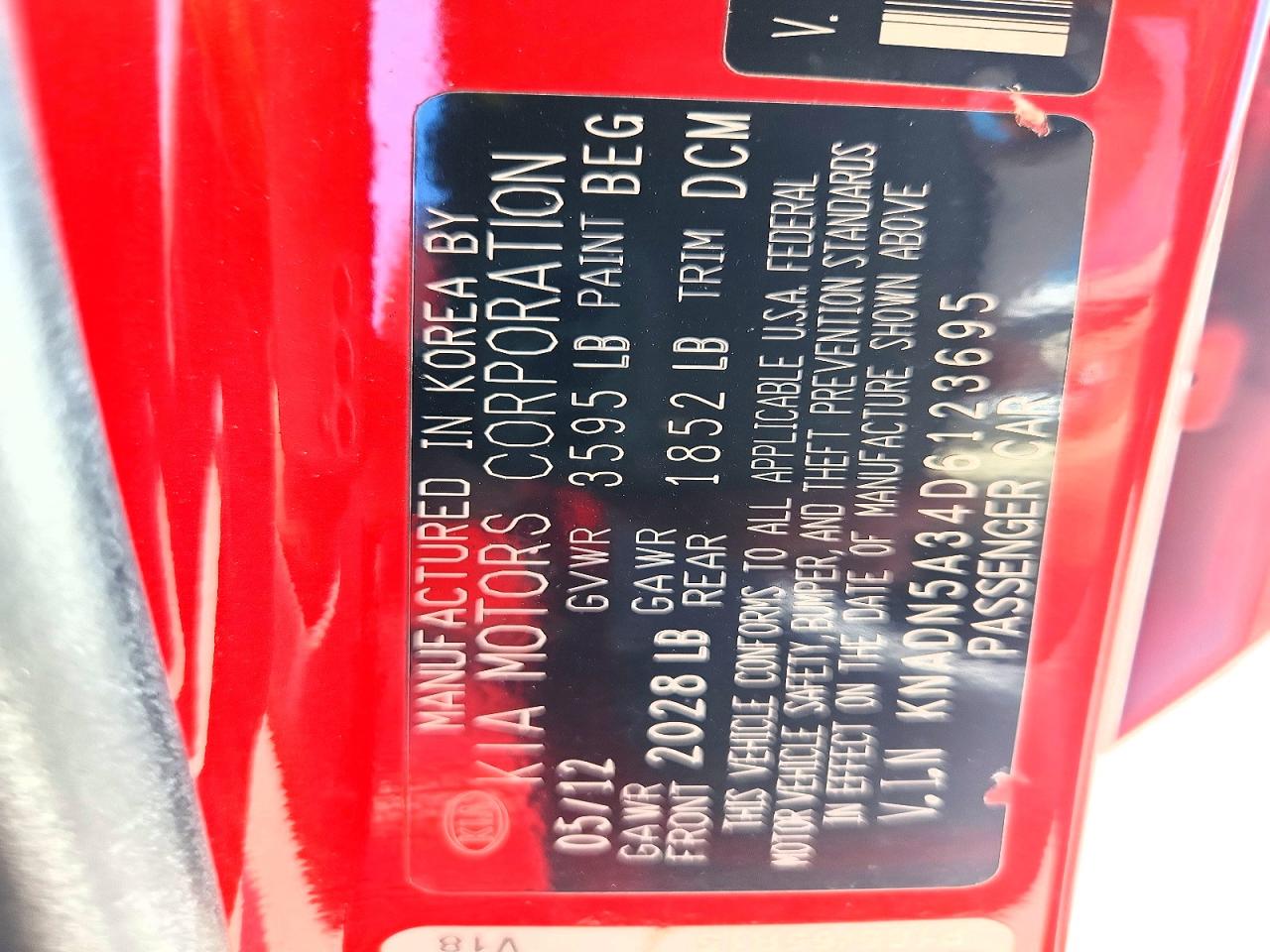 2013 Kia Rio 5-door Red vin: KNADN5A34D6123695