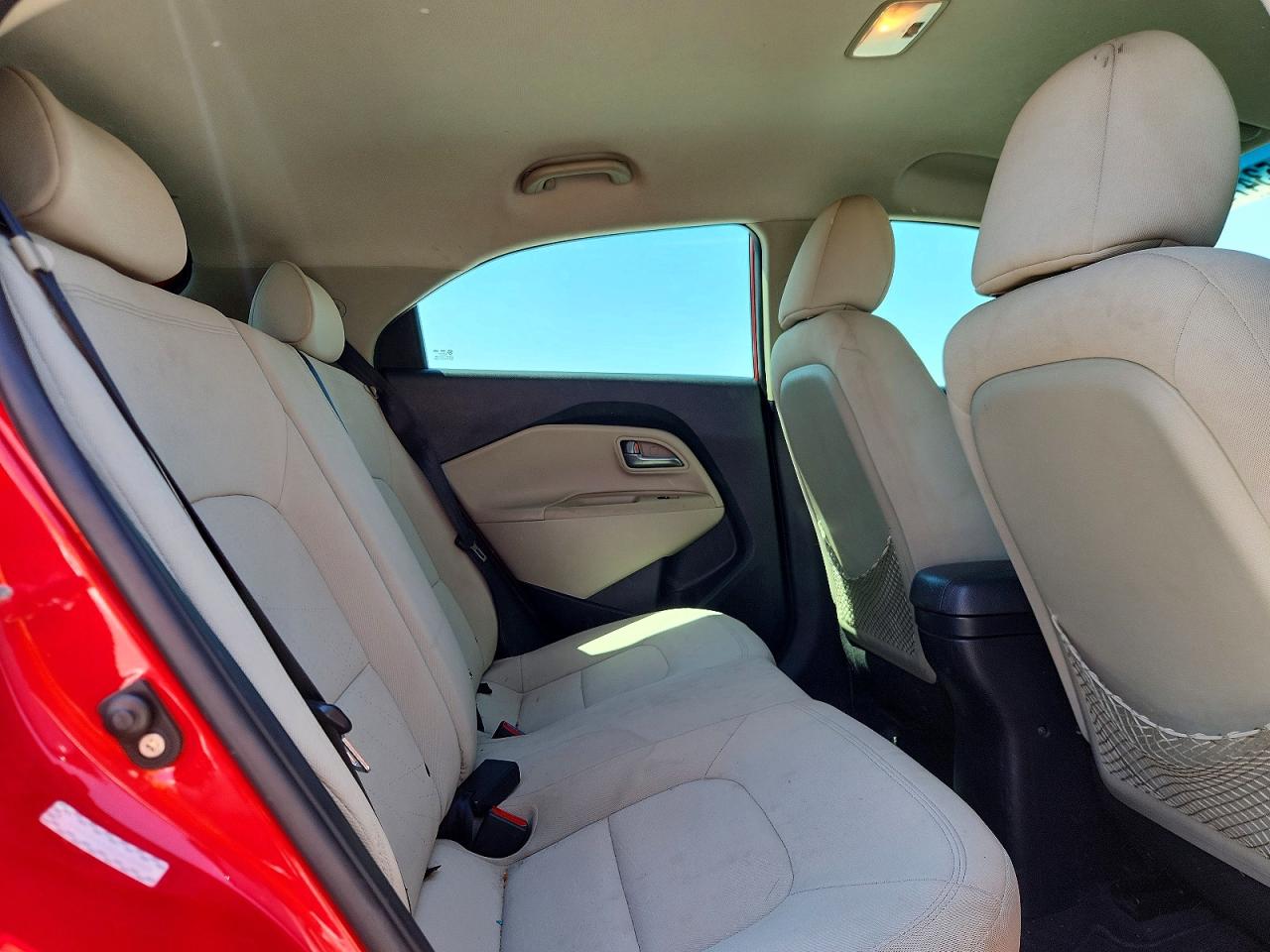 2013 Kia Rio 5-door Red vin: KNADN5A34D6123695