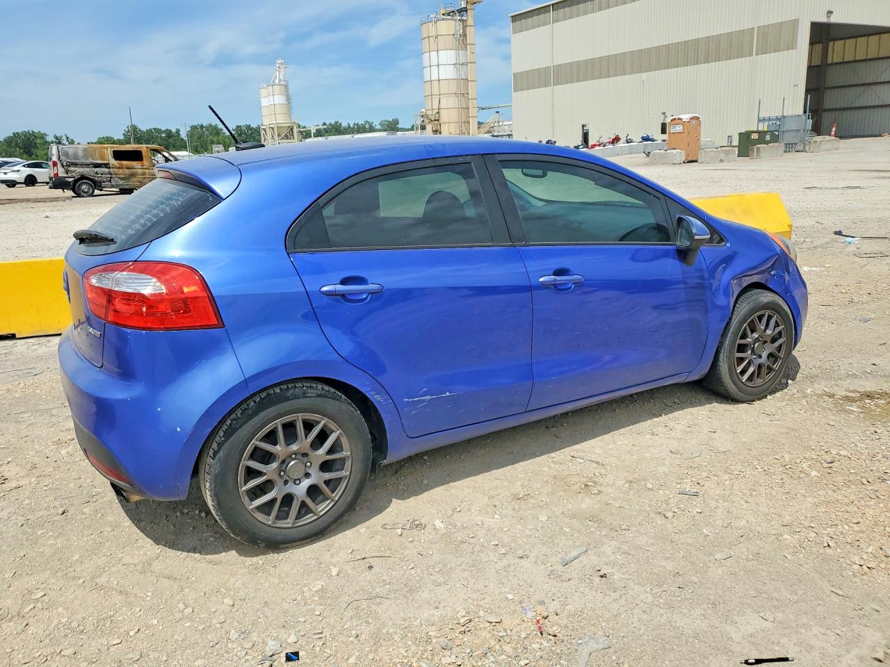 2013 Kia Rio 5-door Sx Blue vin: KNADN5A35D6149383