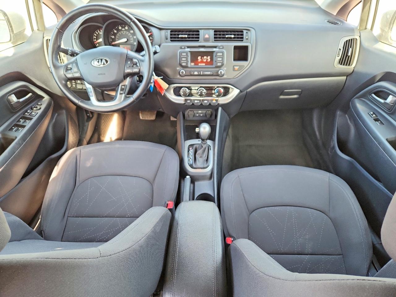 2015 Kia Rio 5-door Ex Silver vin: KNADN5A35F6435477