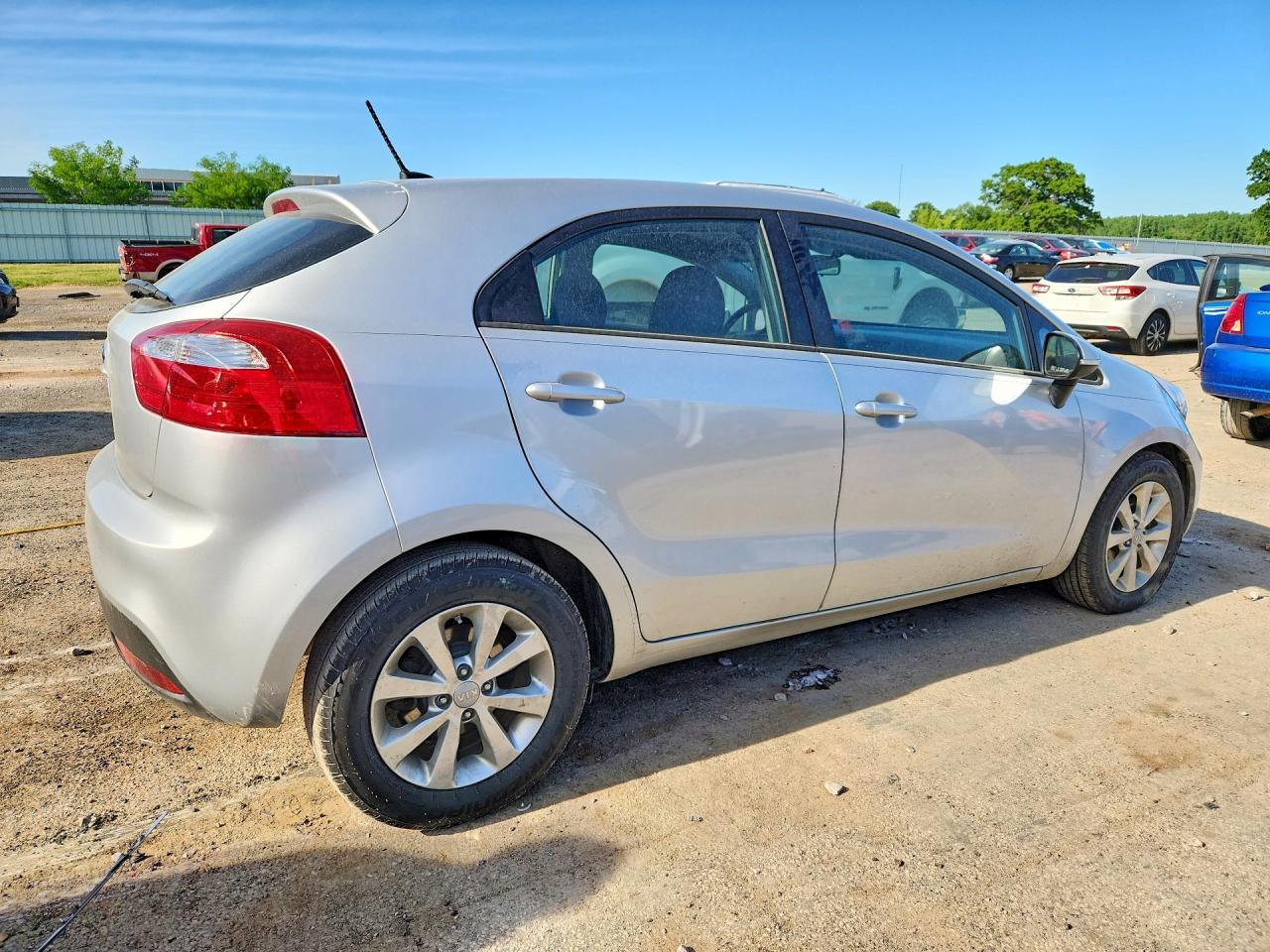 2015 Kia Rio 5-door Ex Silver vin: KNADN5A35F6435477