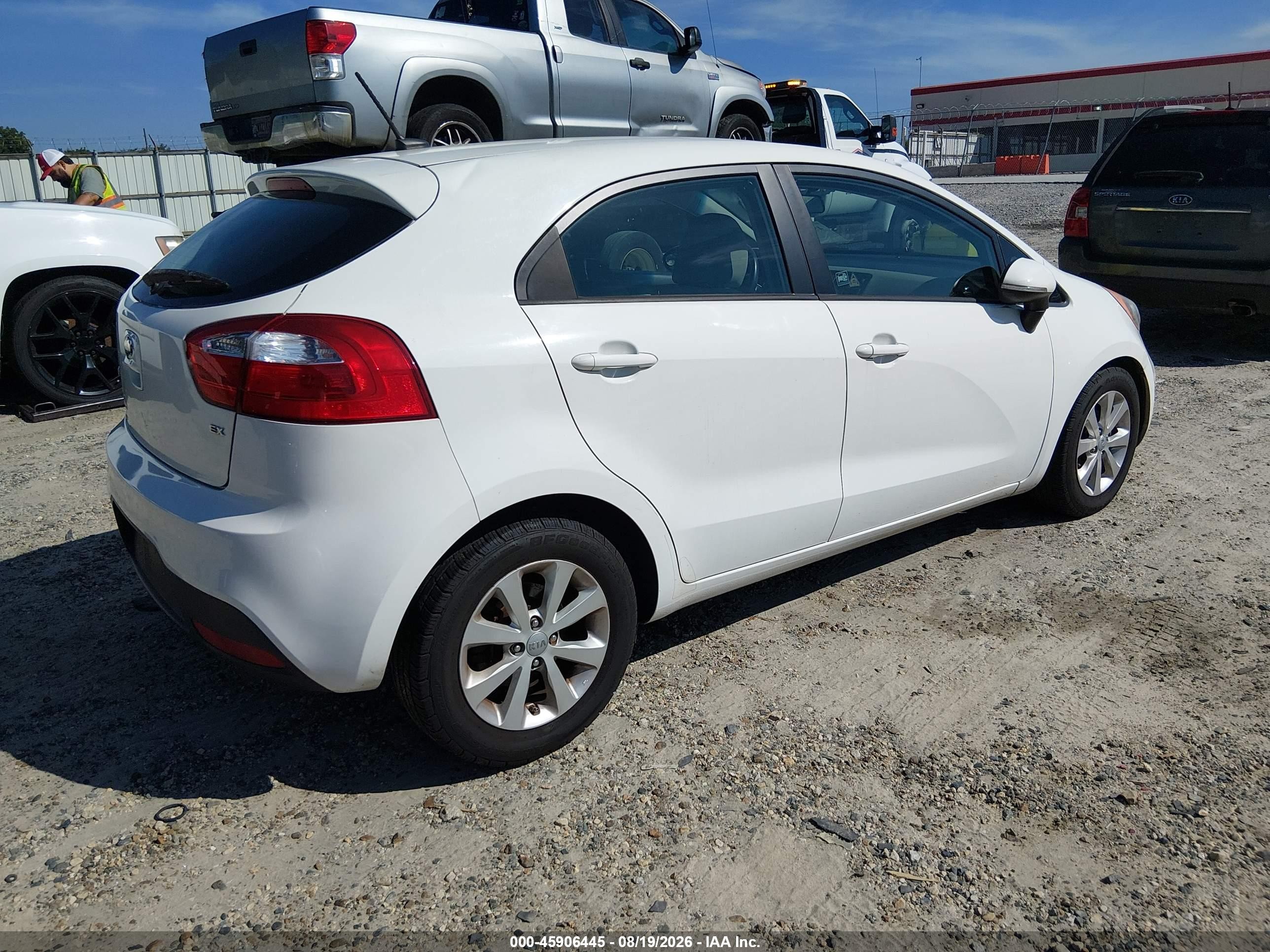 2014 Kia Rio Ex White vin: KNADN5A37E6355404