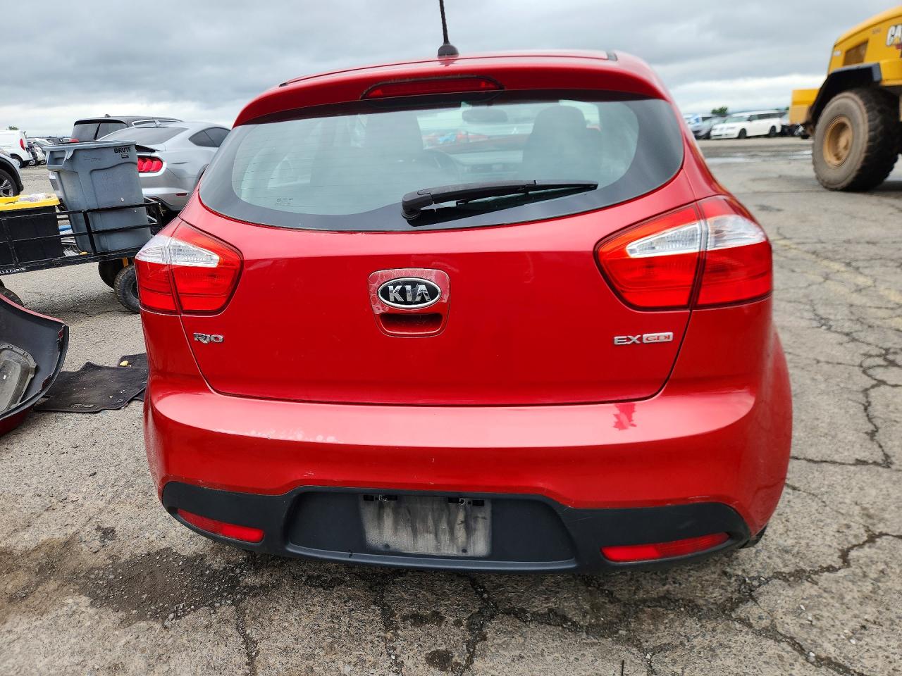 2012 Kia Rio 5-door Ex Red vin: KNADN5A38C6031925