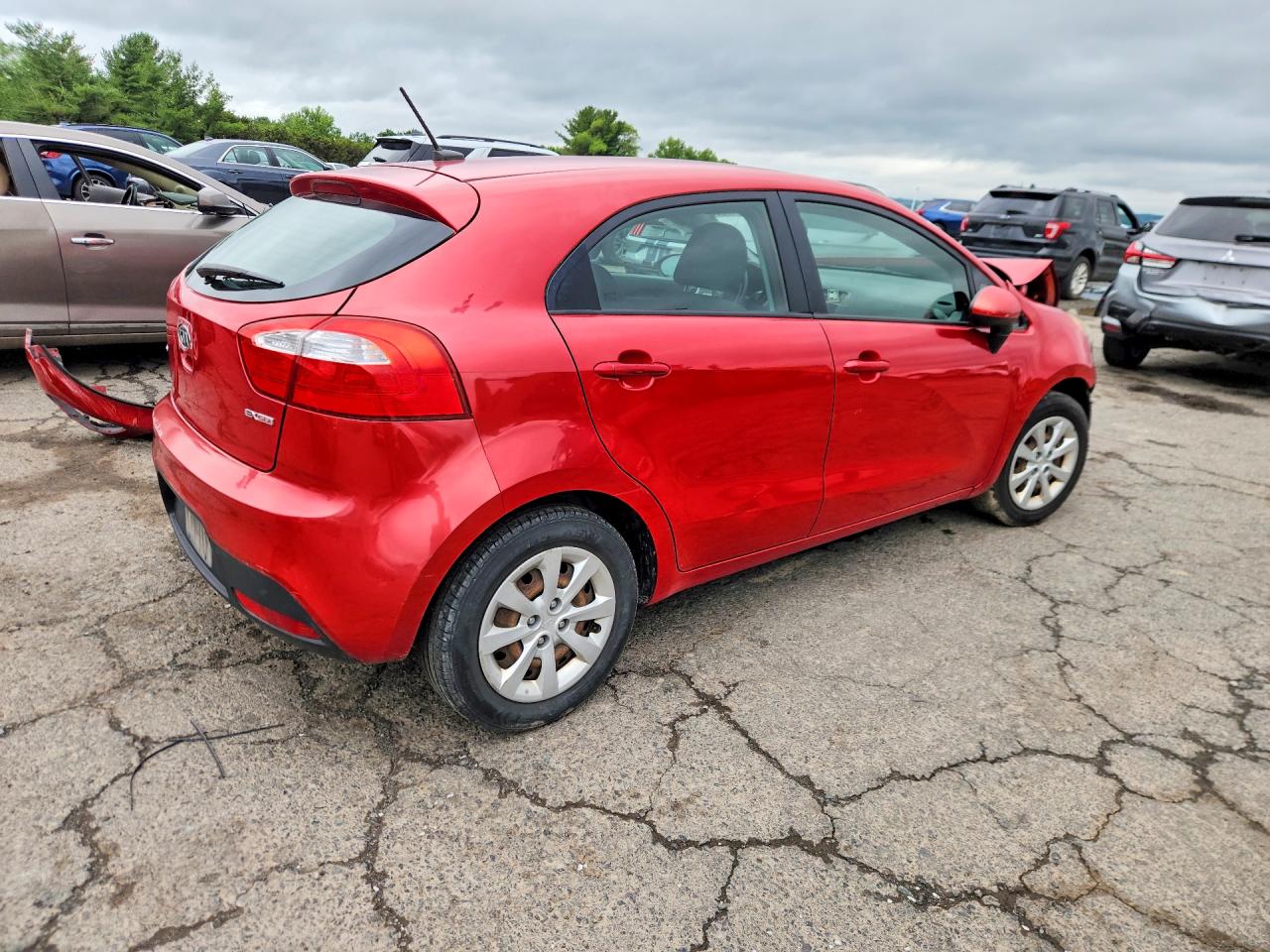 2012 Kia Rio 5-door Ex Red vin: KNADN5A38C6031925