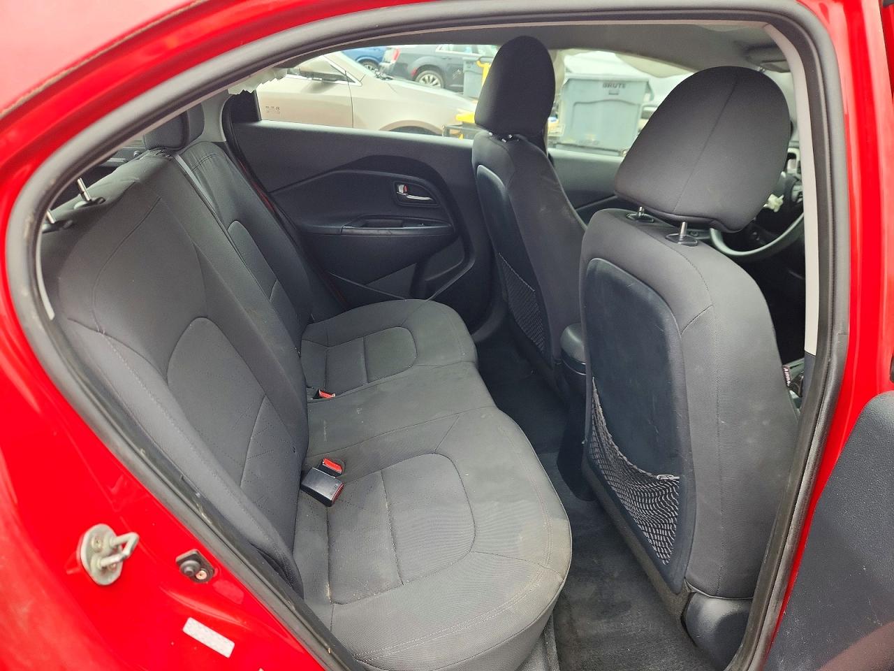 2012 Kia Rio 5-door Ex Red vin: KNADN5A38C6031925