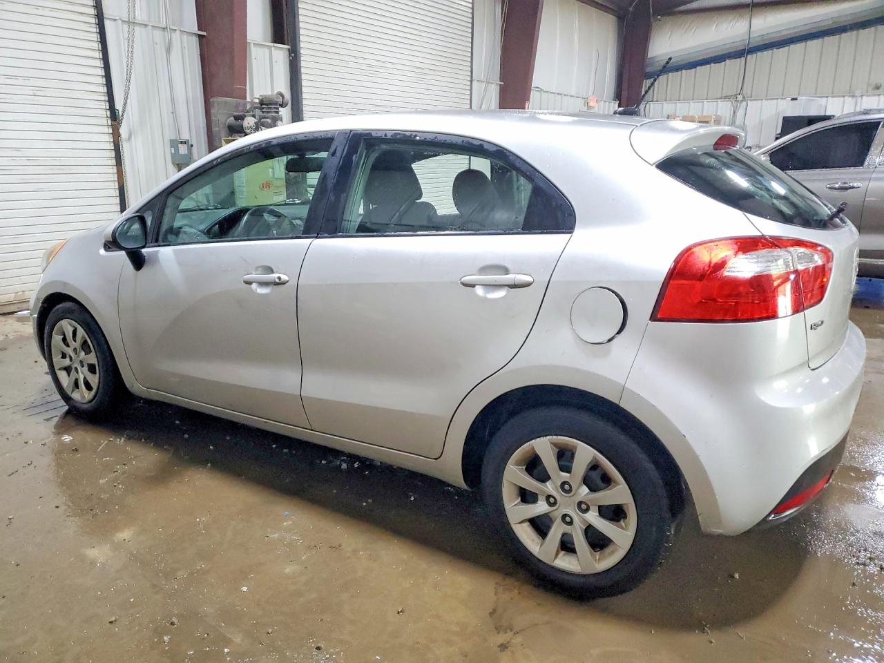 2012 Kia Rio 5-door Ex Silver vin: KNADN5A39C6032467