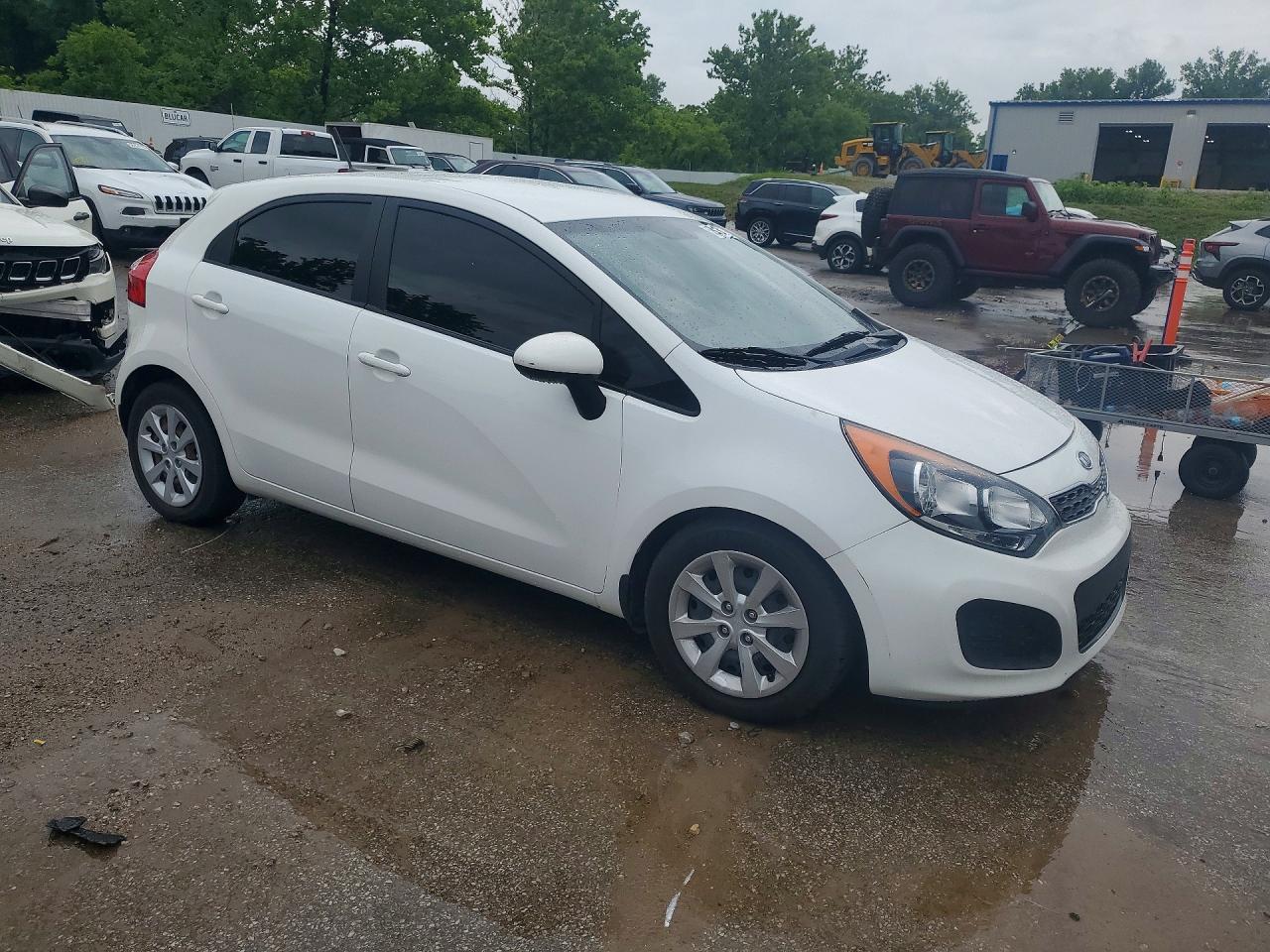 2012 Kia Rio 5-door Ex White vin: KNADN5A39C6054713