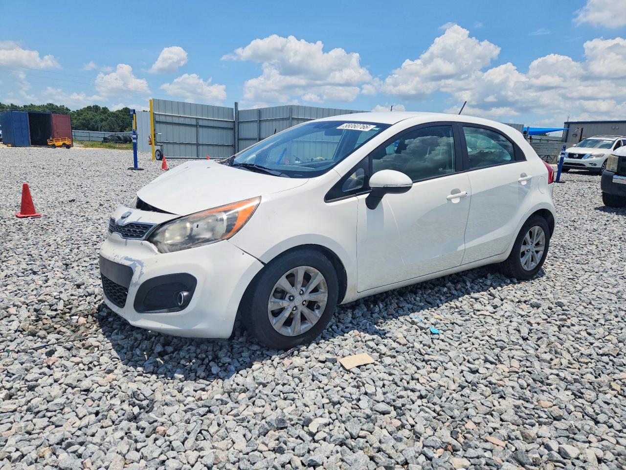2013 Kia Rio 5-door Ex White vin: KNADN5A39D6132408